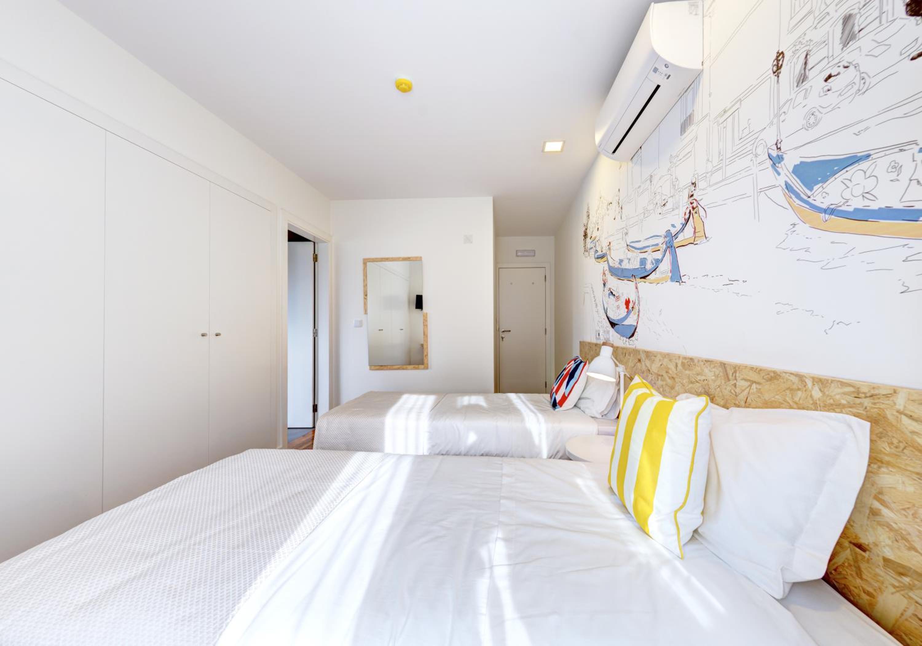 Premium Twin Room photo 3