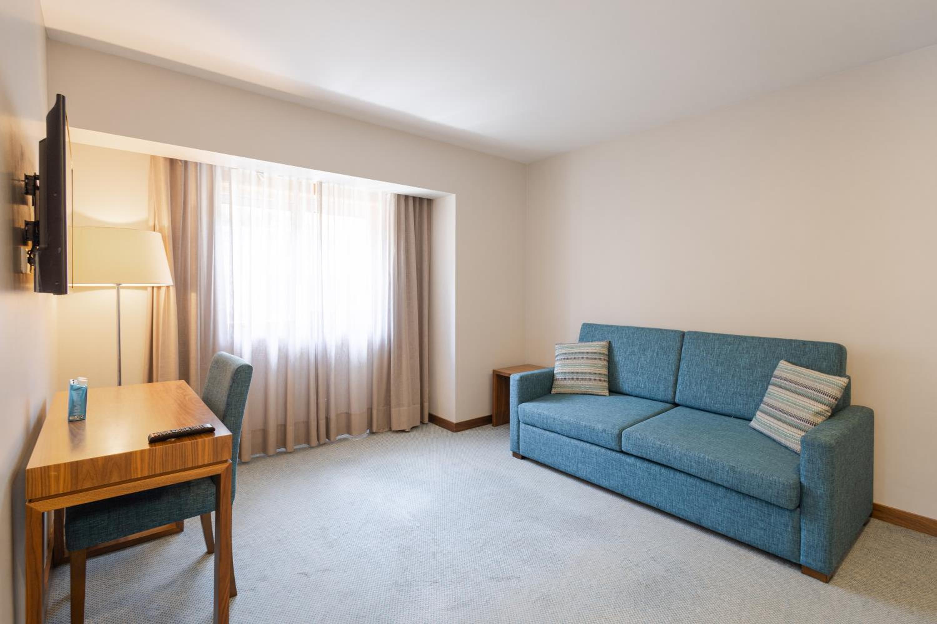 Suite - Photo 2