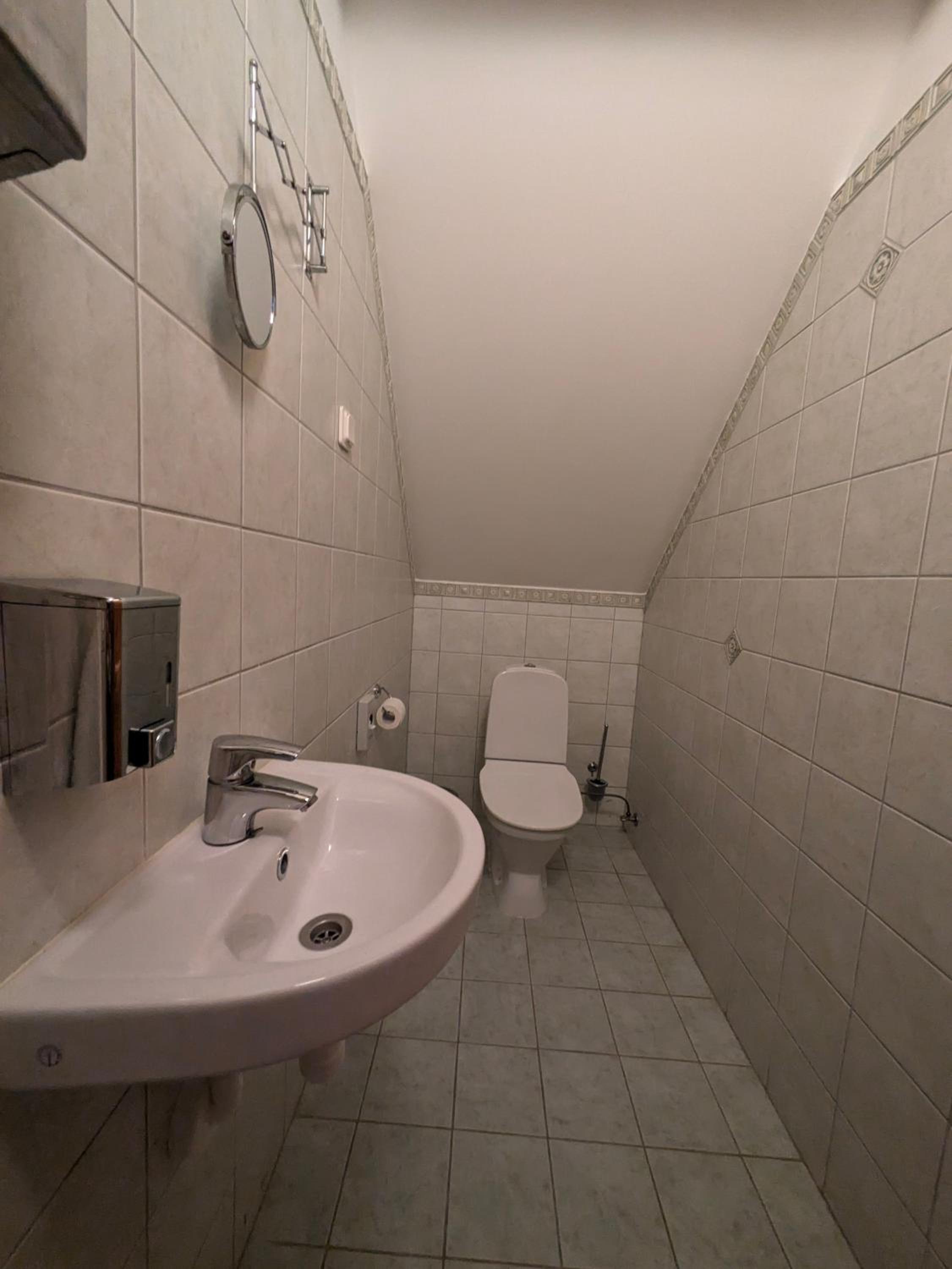 Twin Room with Shared Bathroom photo 2