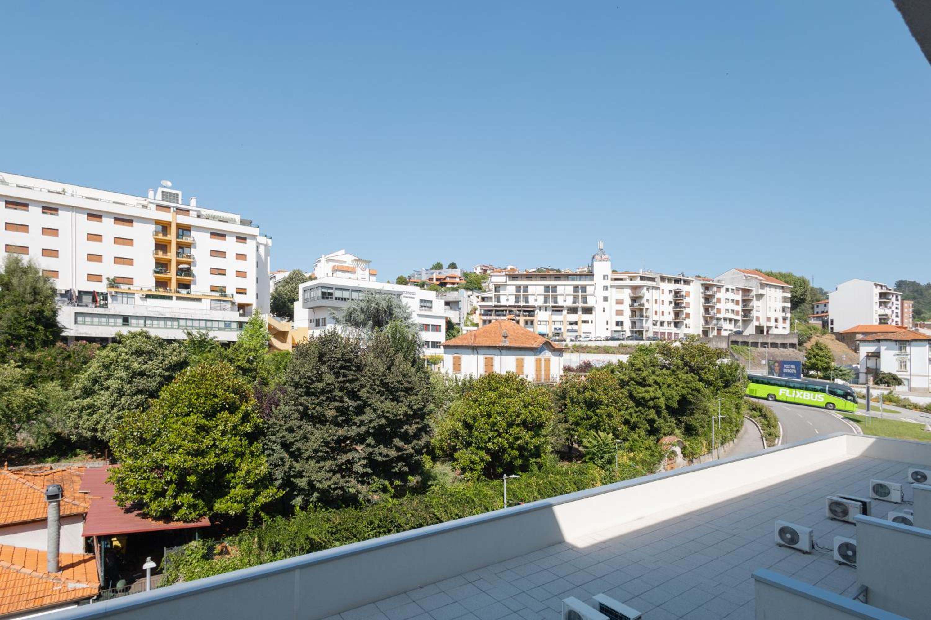 Double or Twin Room with City View - Photo 2