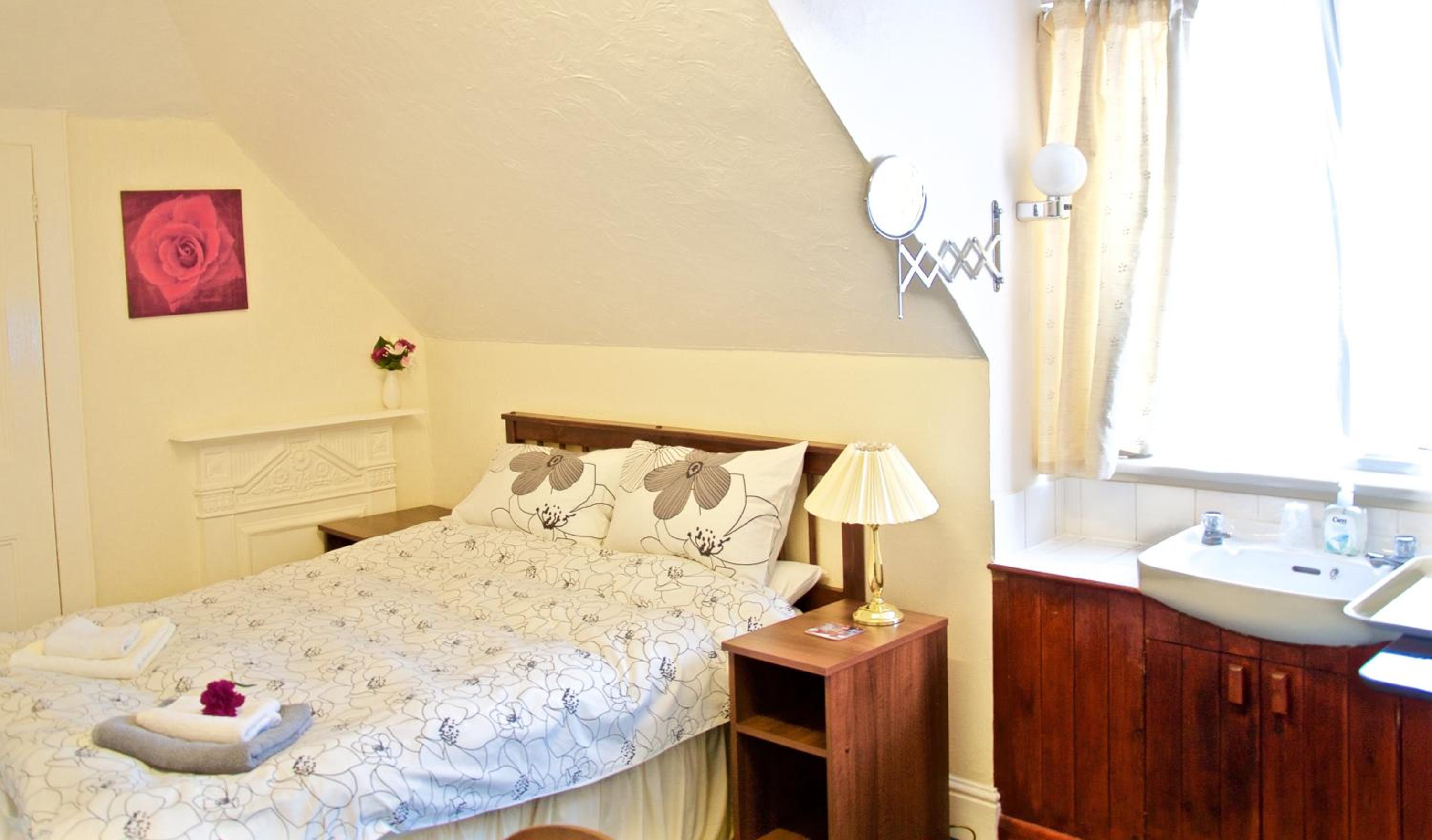 Double Room with Private Bathroom photo 1