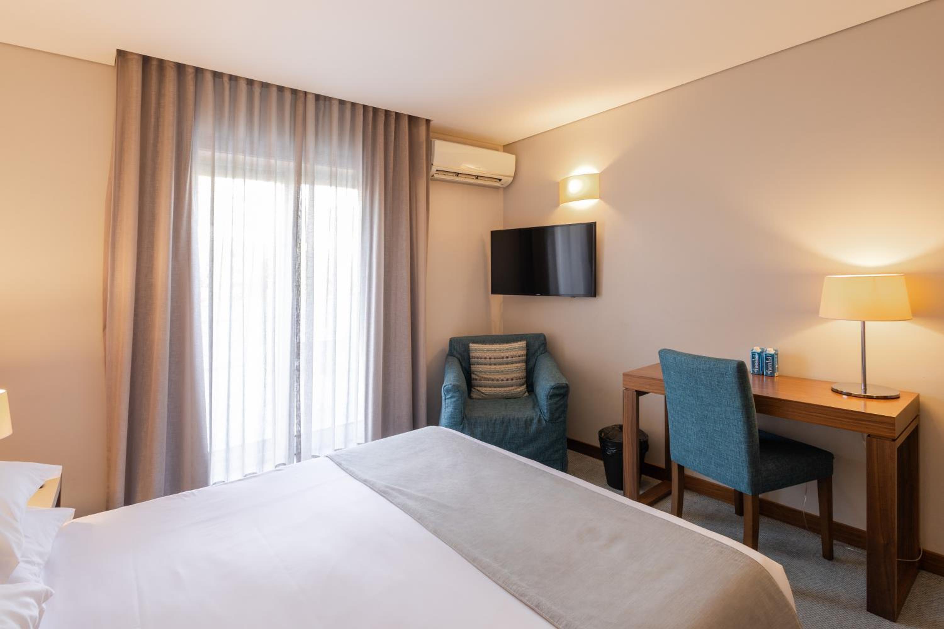 Double Room With Balcony - Photo 2