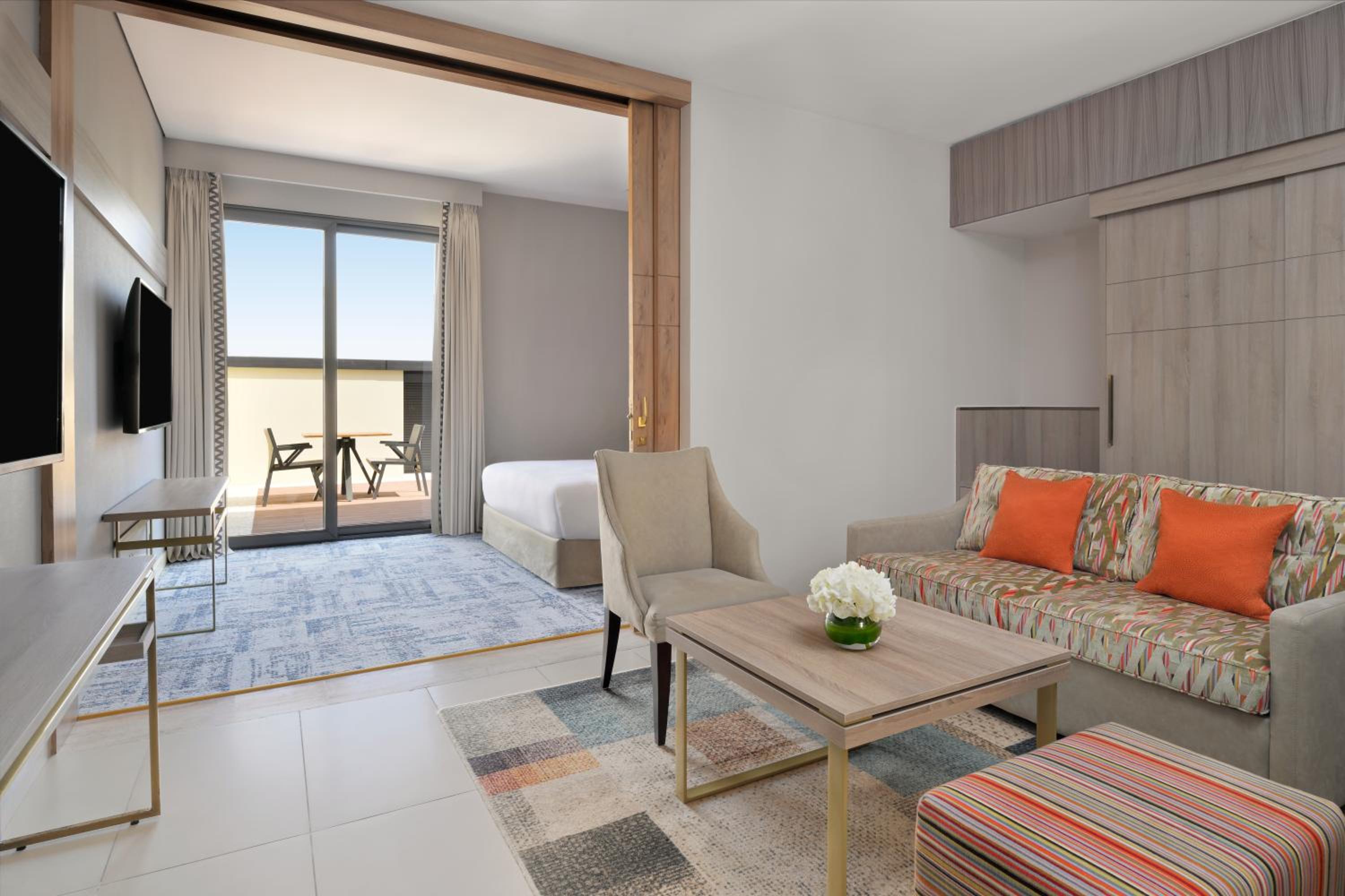 Junior King Suite with Balcony thumbnail 5
