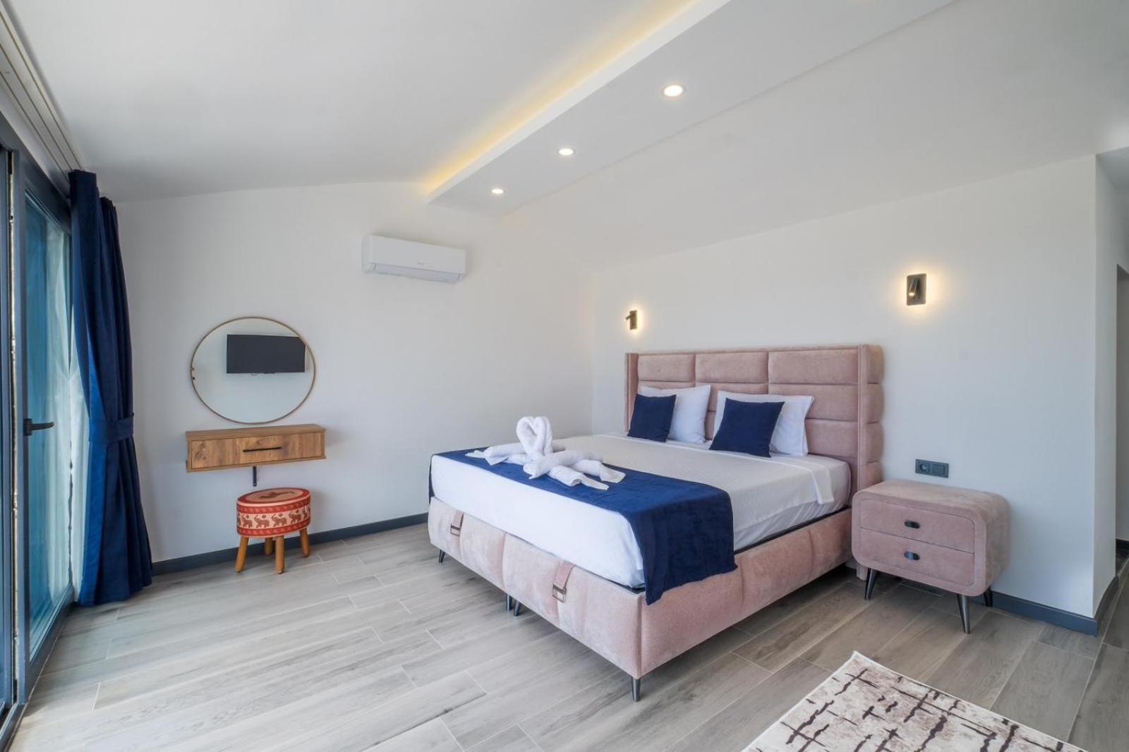 Villa photo 1