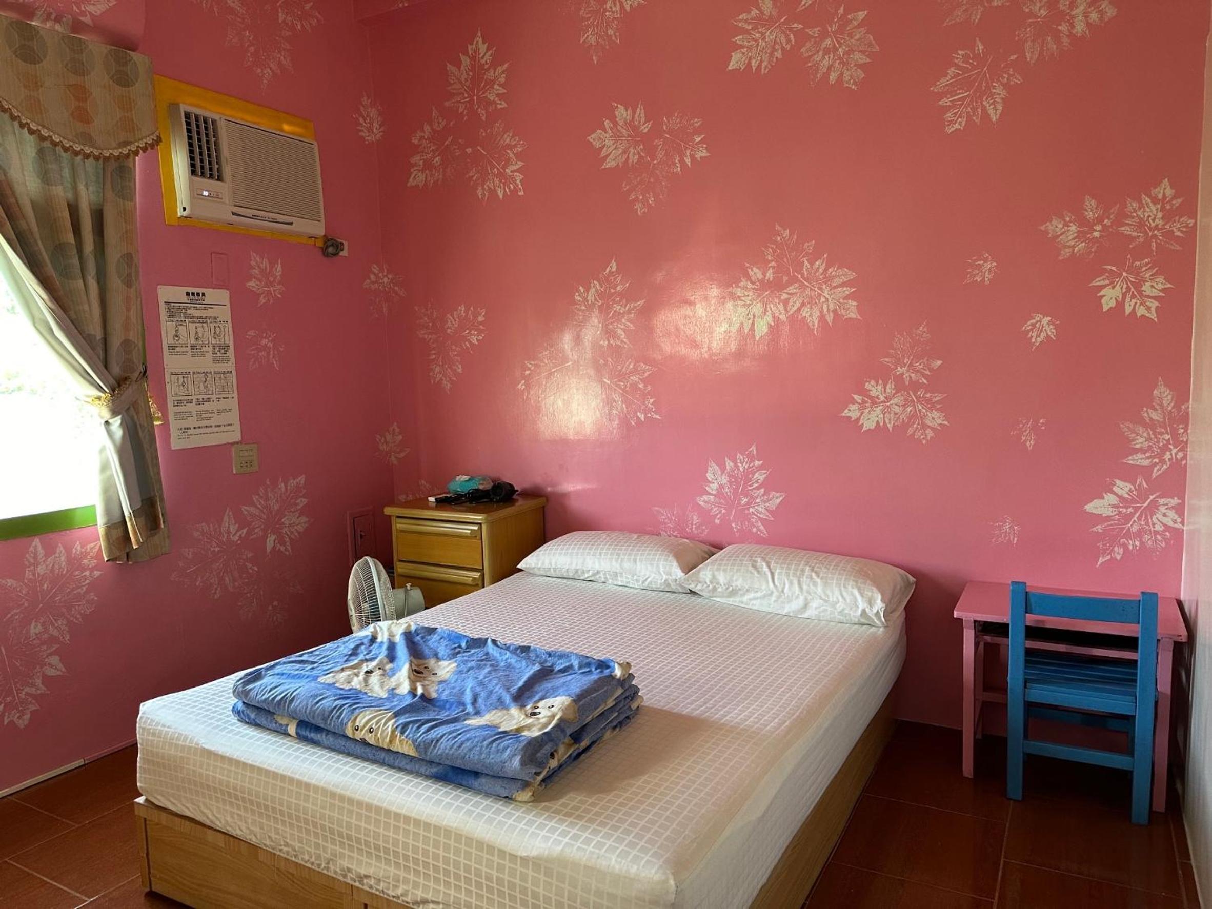 Budget Double Room photo 2