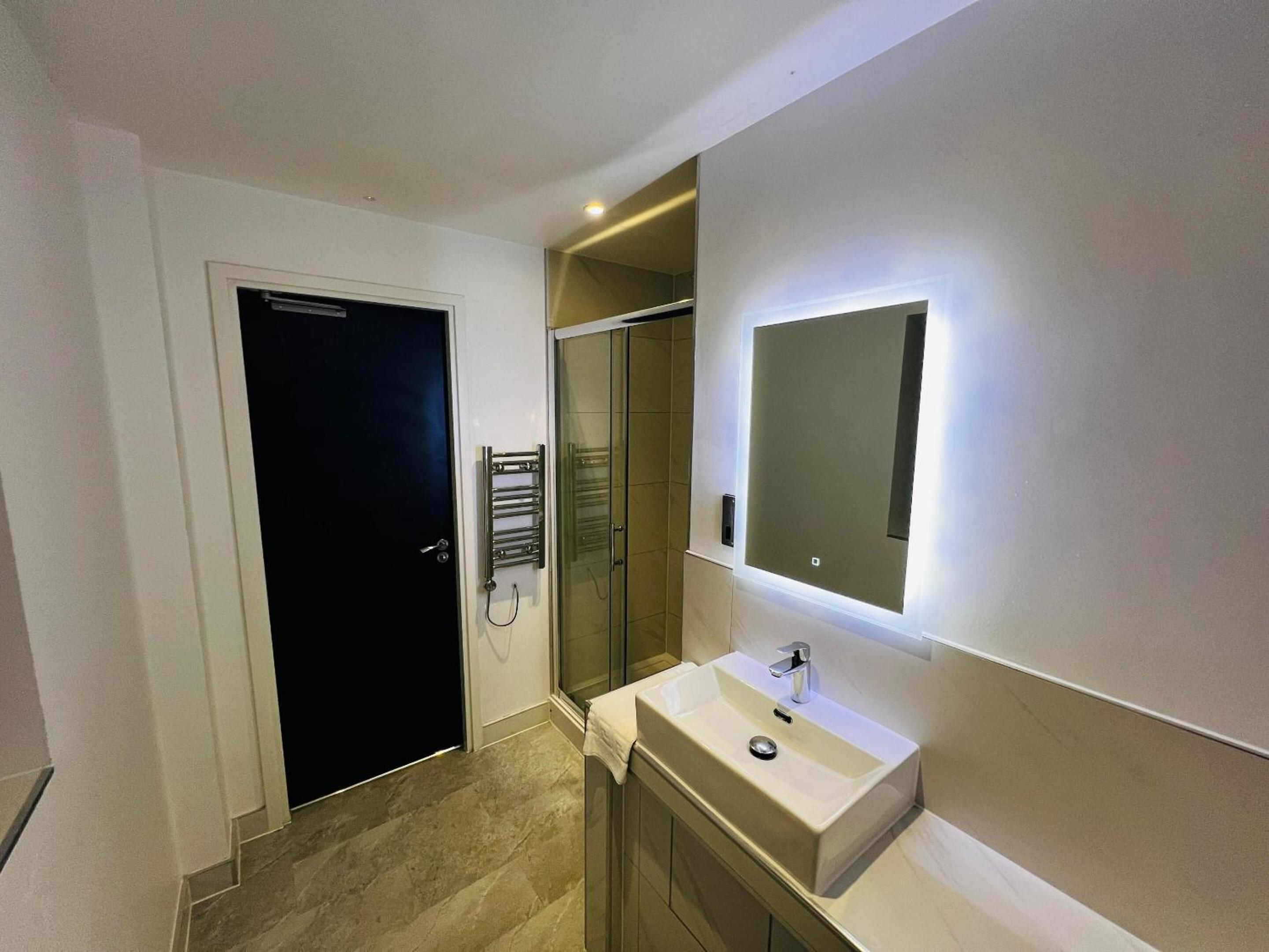 Deluxe Quadruple Room - Photo 3