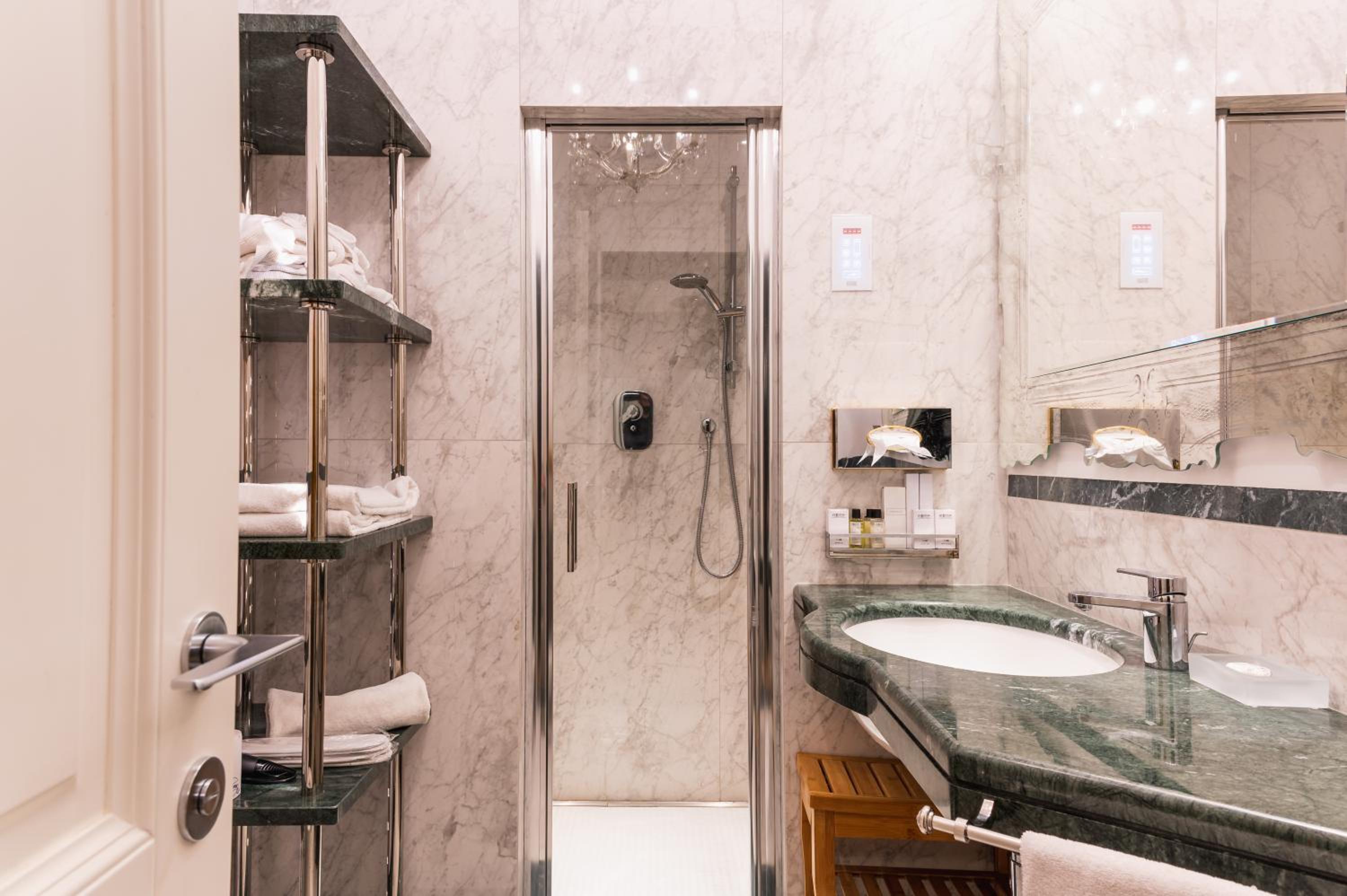 Luxury Apartment - Annex B - Photo 8