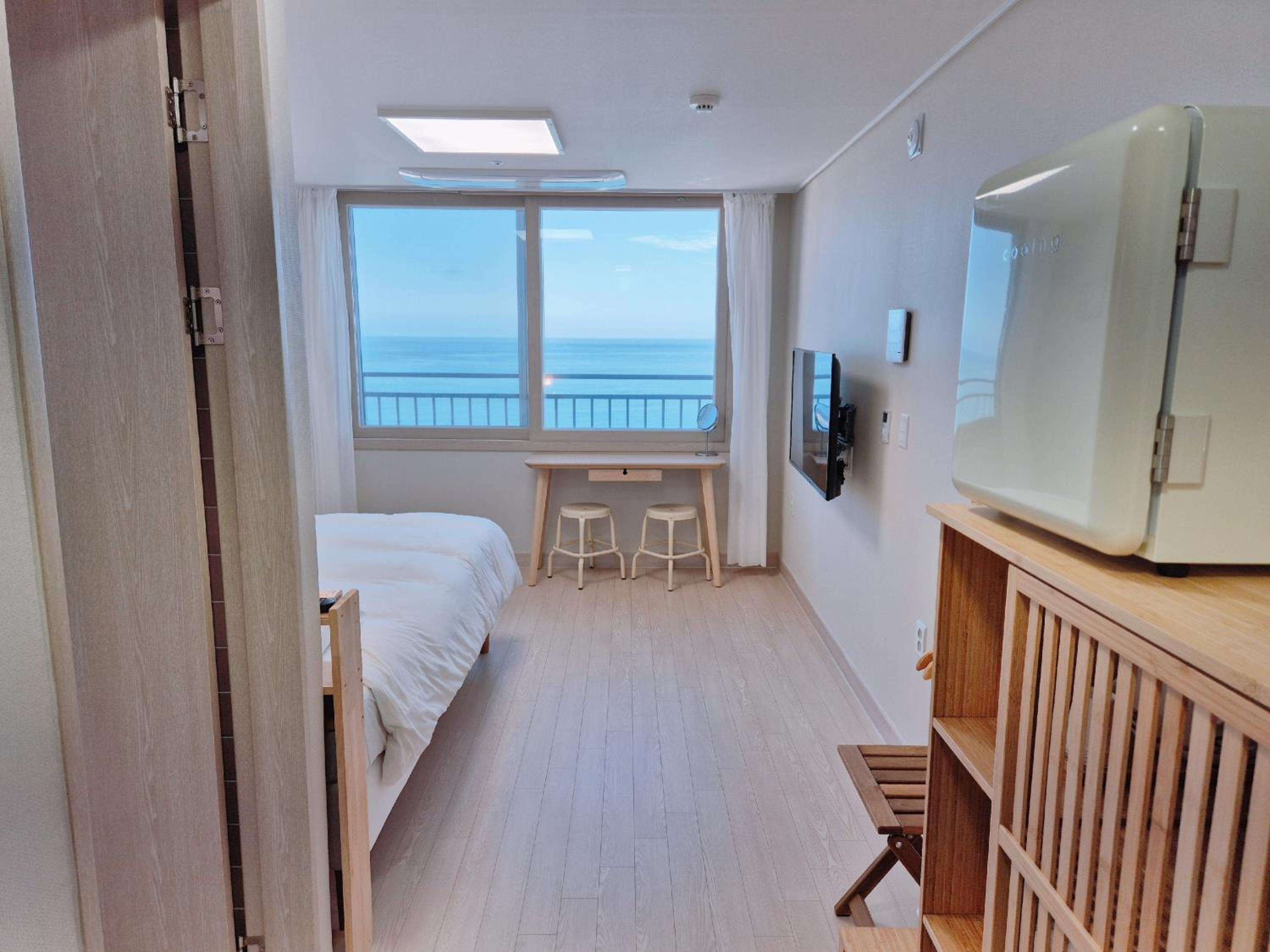Standard Double Room - Photo 15