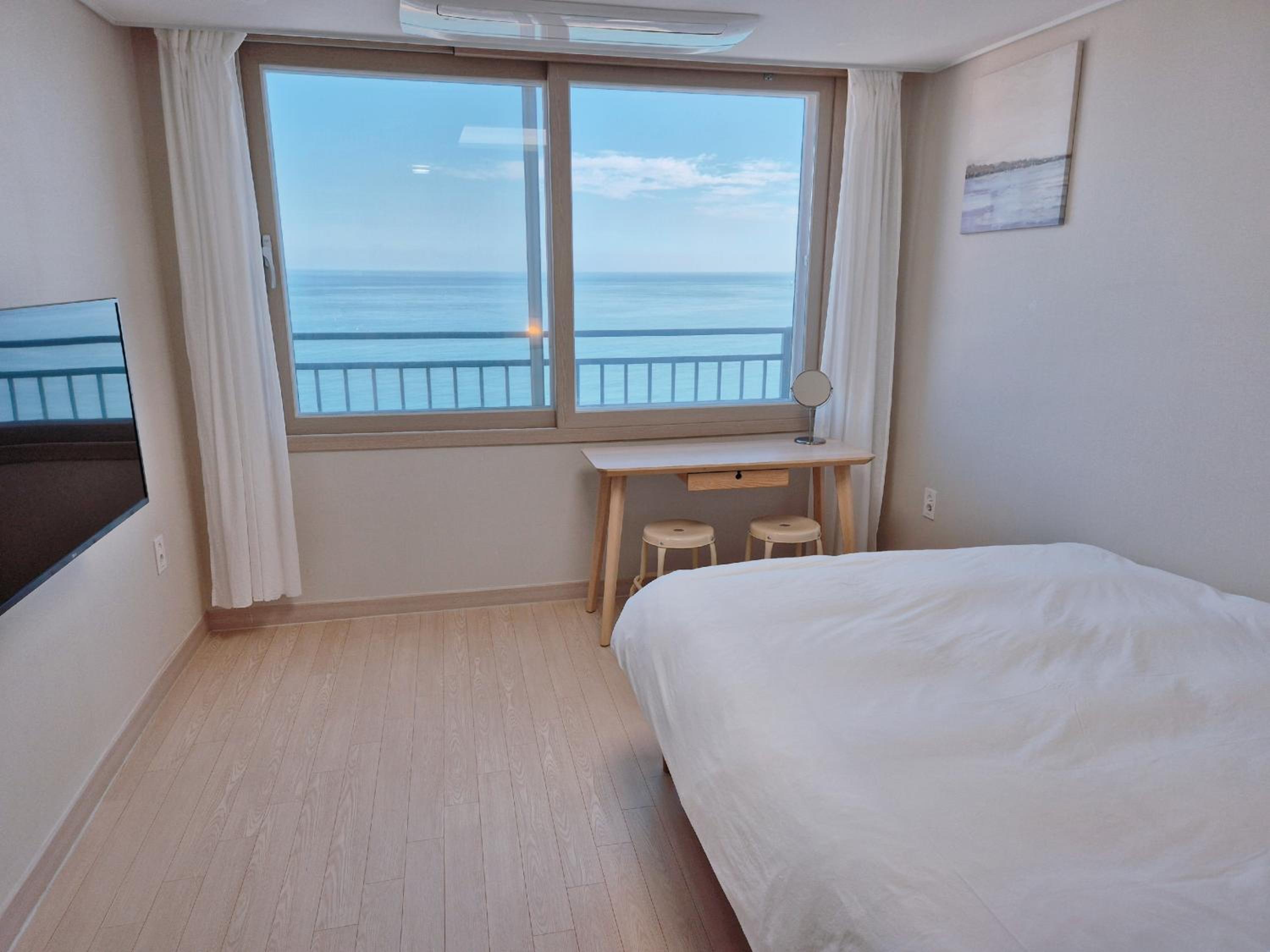 Standard Double Room - Photo 22