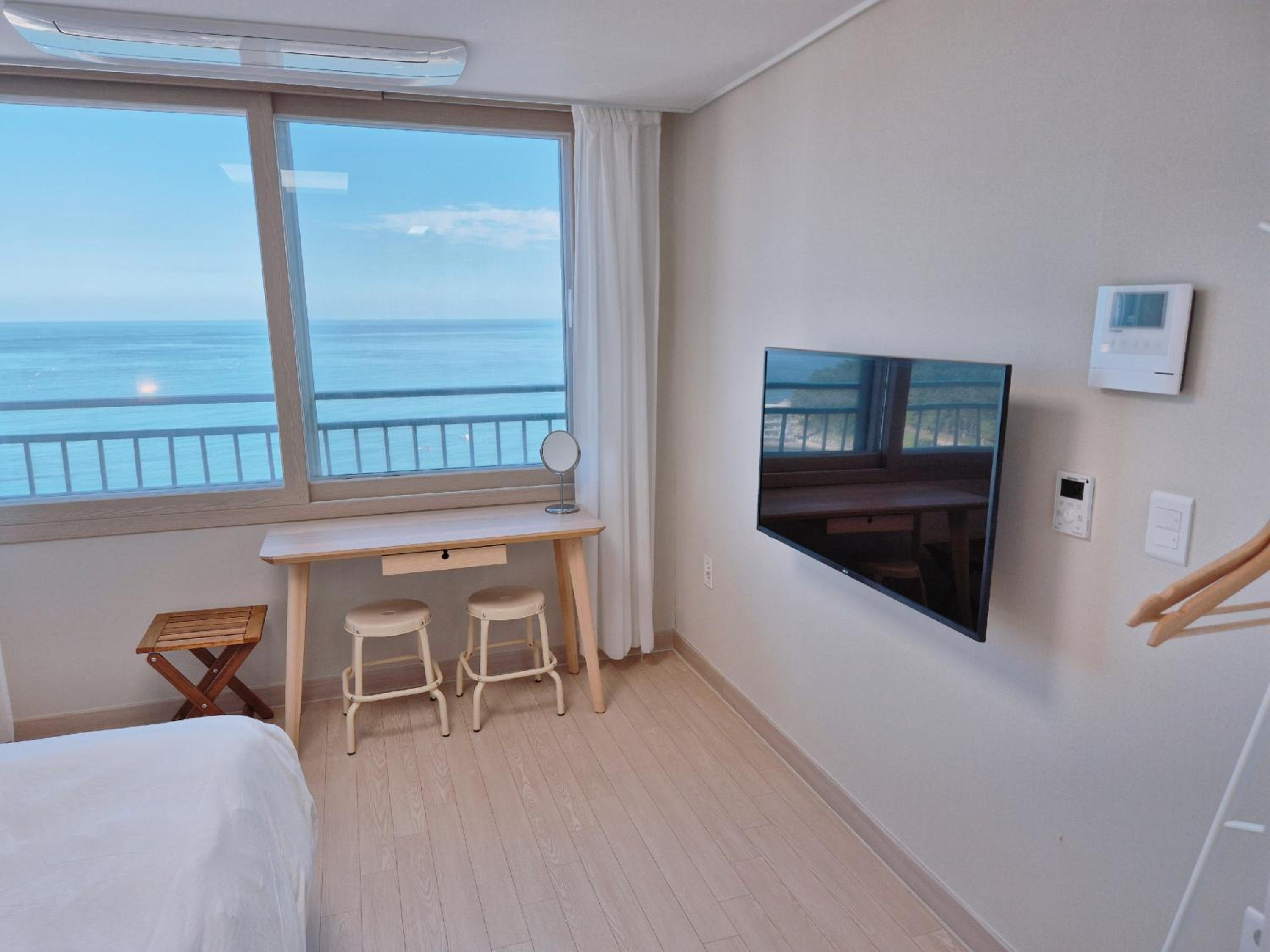 Standard Double Room - Photo 23