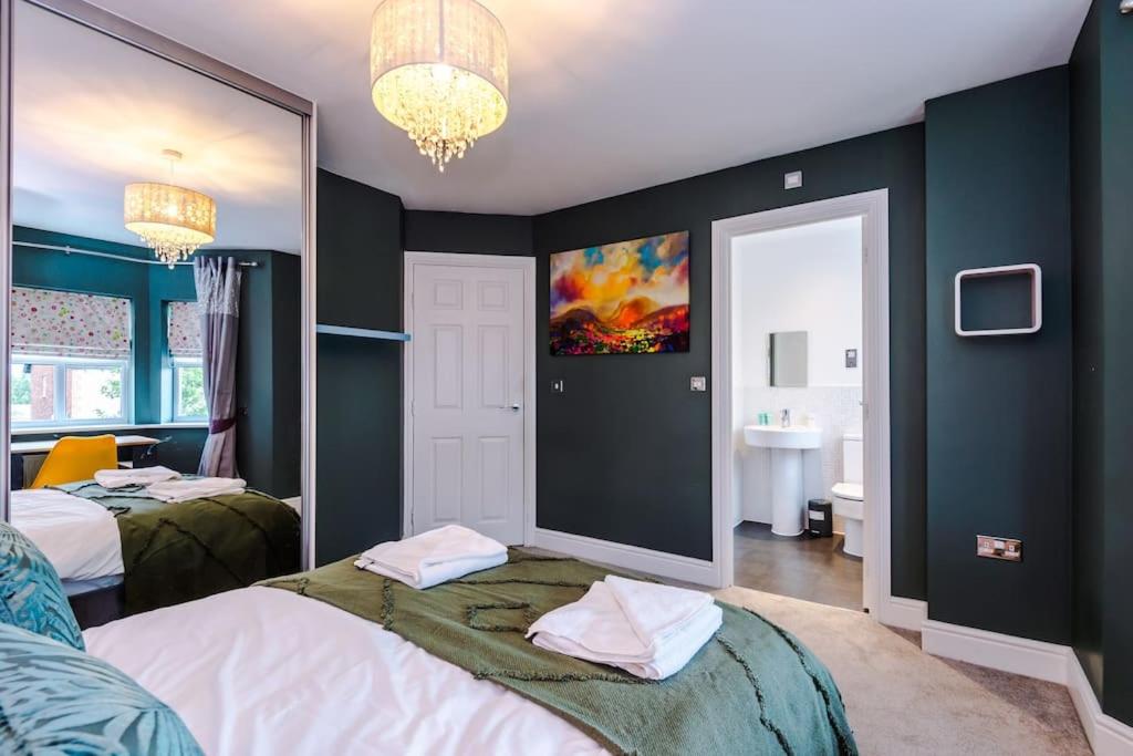 Four-Bedroom House photo 1