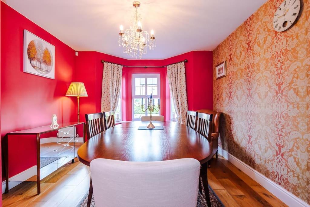 Four-Bedroom House photo 2