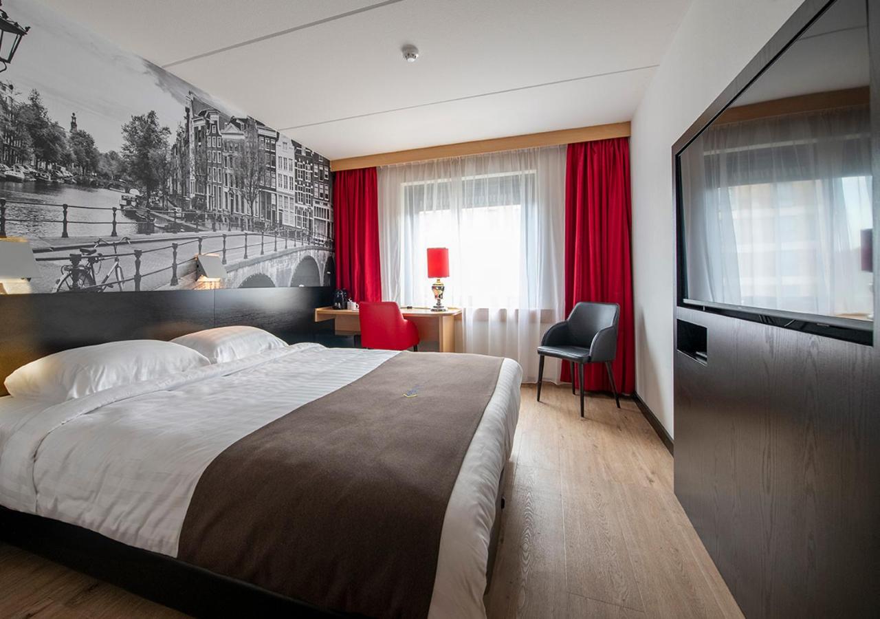 Standard King Room photo 3