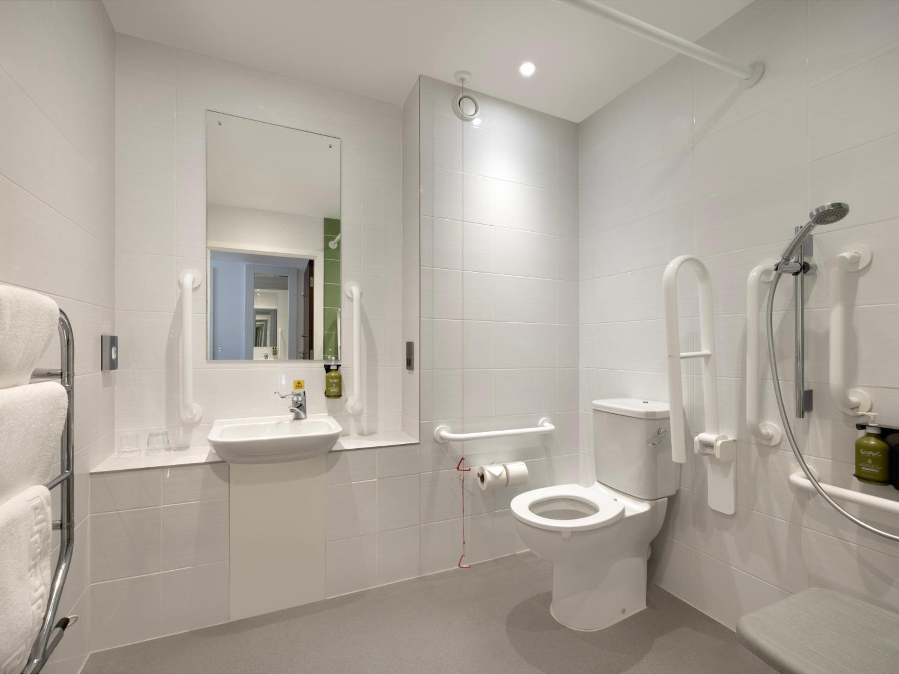 Standard Double Room - Disability Access photo 3