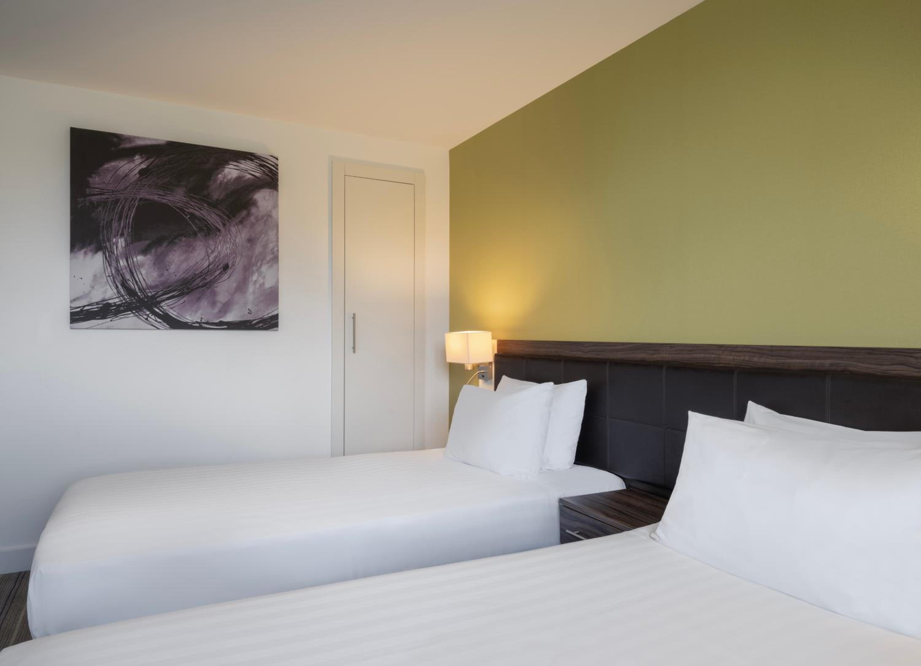 Standard Room with Two Single Beds photo 2