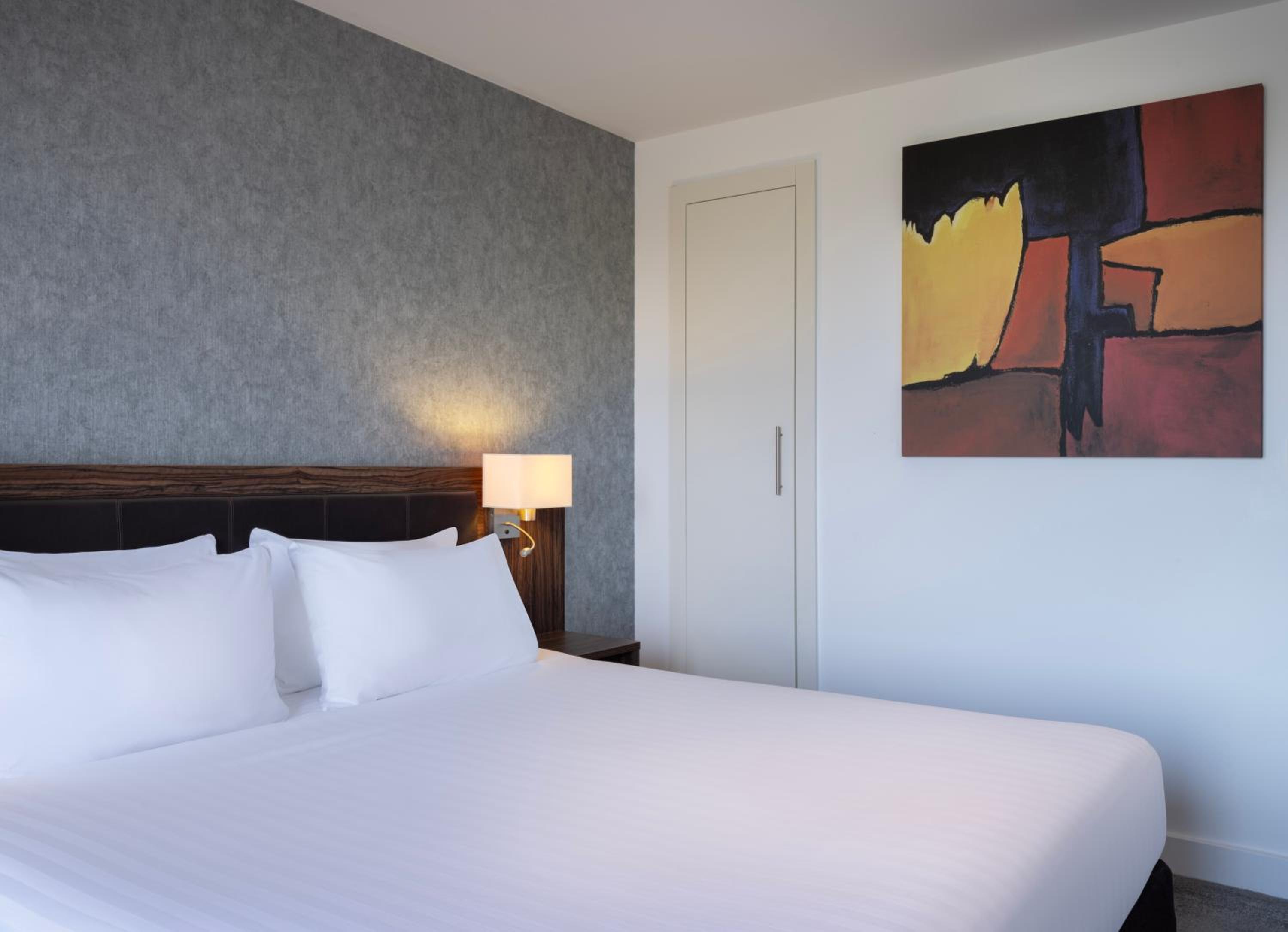 Standard Queen Room