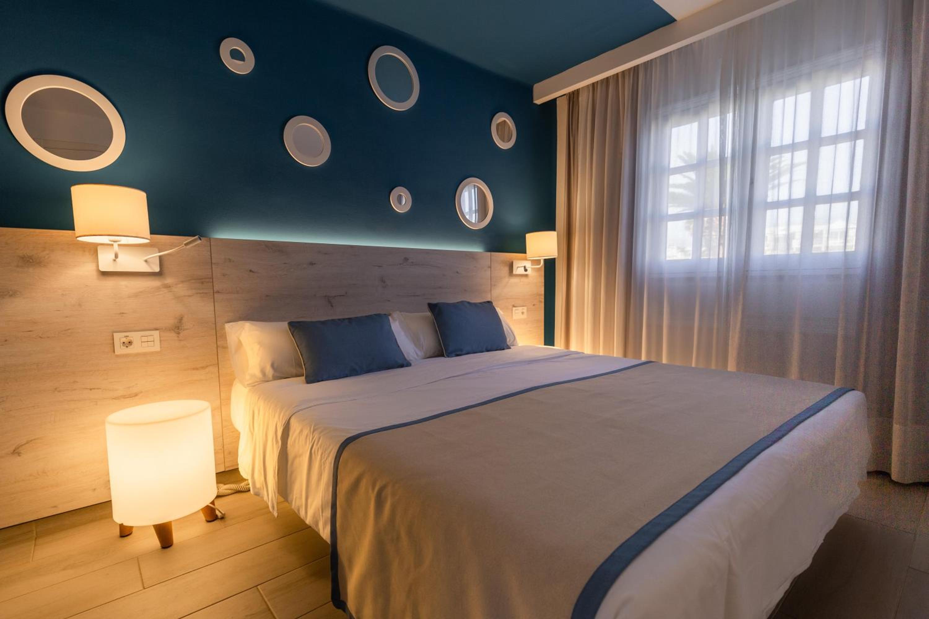 Apartamento de Dos Habitaciones con Vista al Mar (4 Adultos)