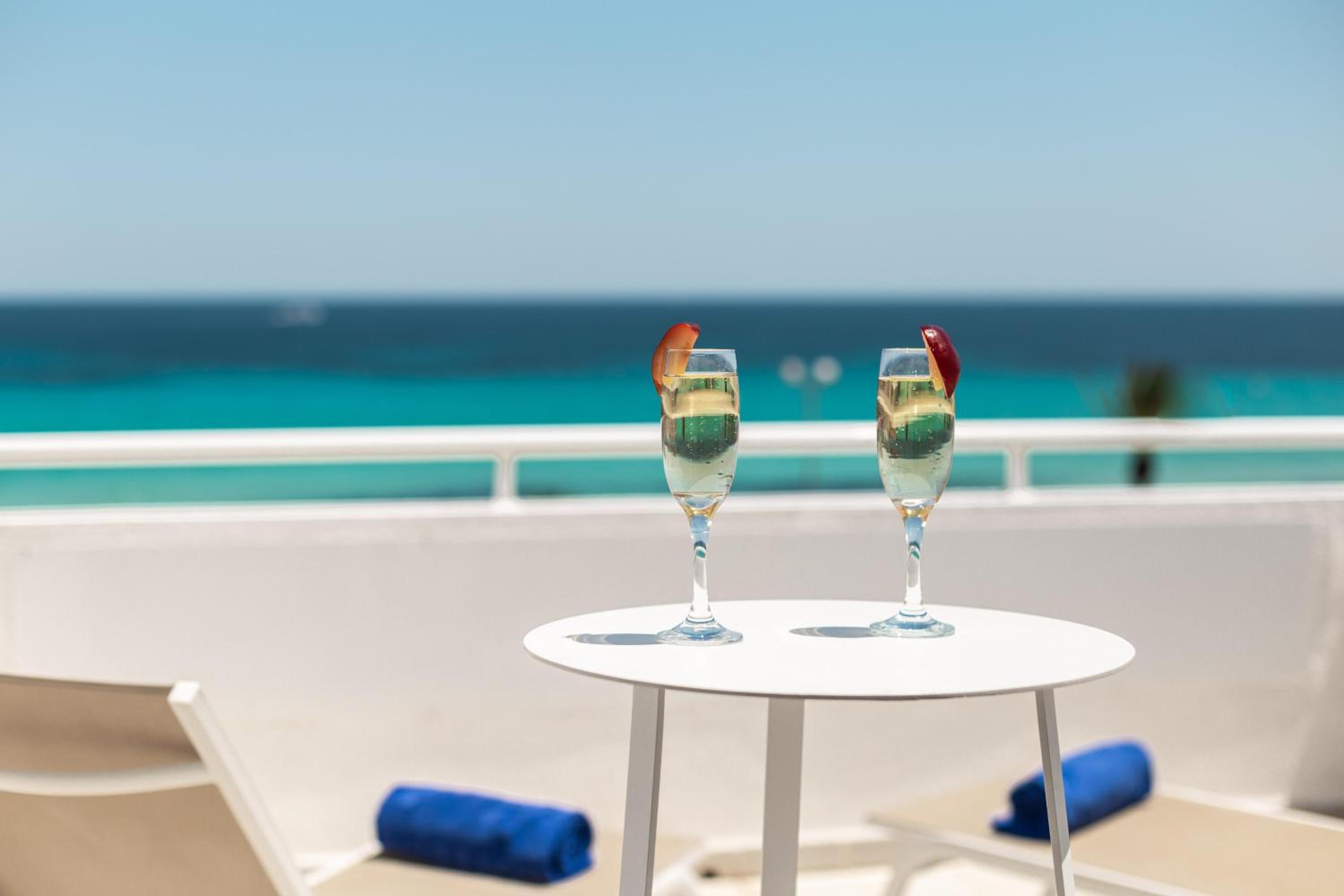 Superior Double or Twin Room with Sea View photo 3
