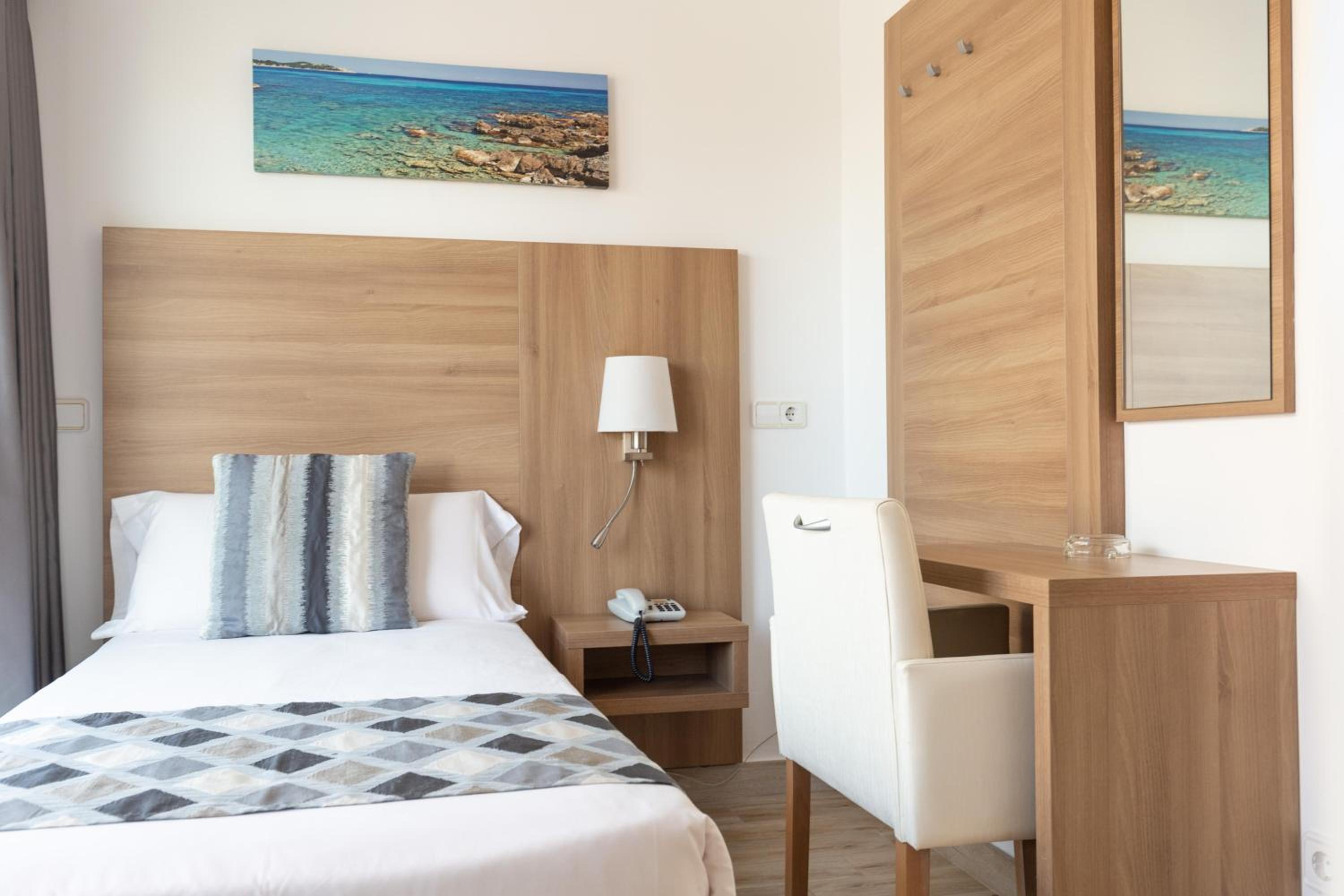 Habitación Sencilla con Balcón