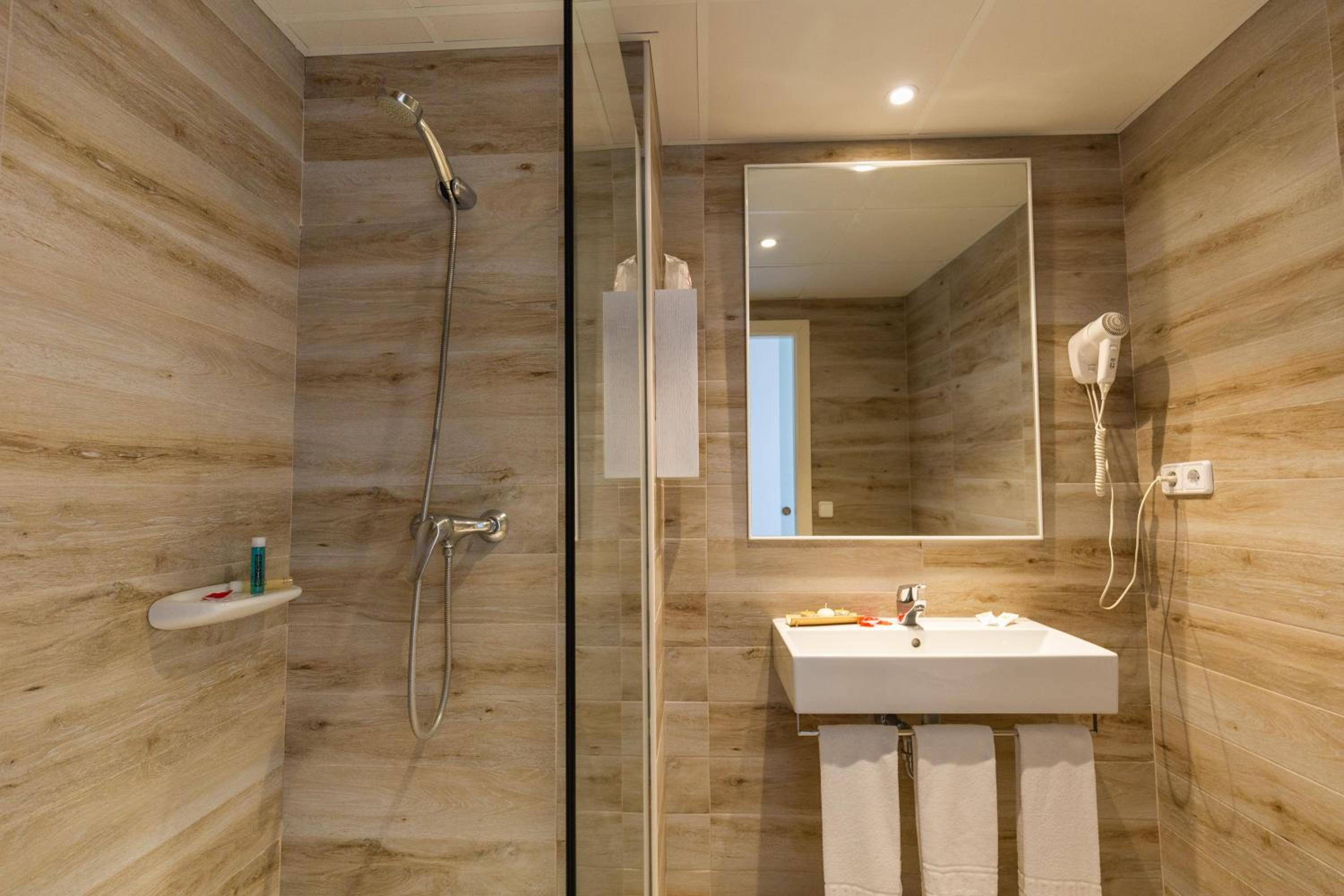 Single Room with Balcony photo 3