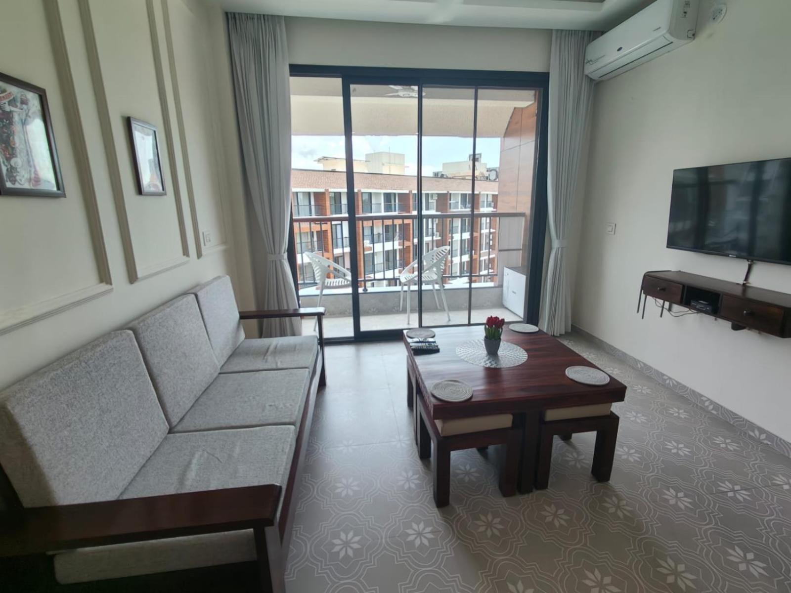 Two-Bedroom Apartment with Balcony photo 3