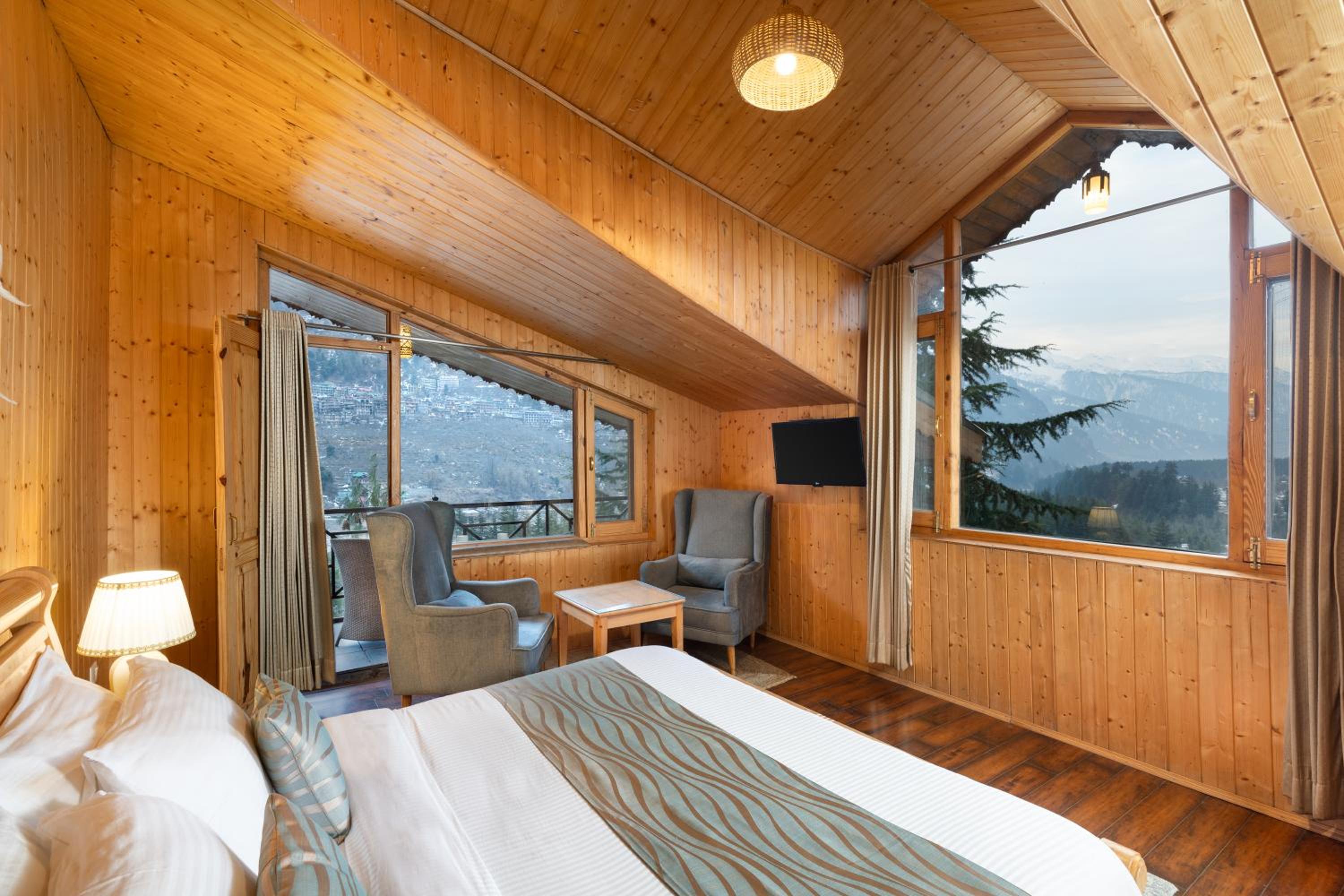 King Room with Mountain View