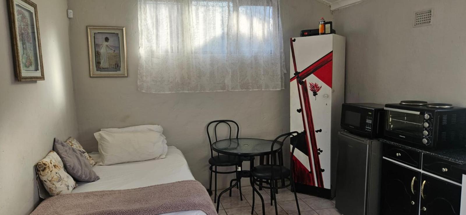 One-Bedroom House photo 2