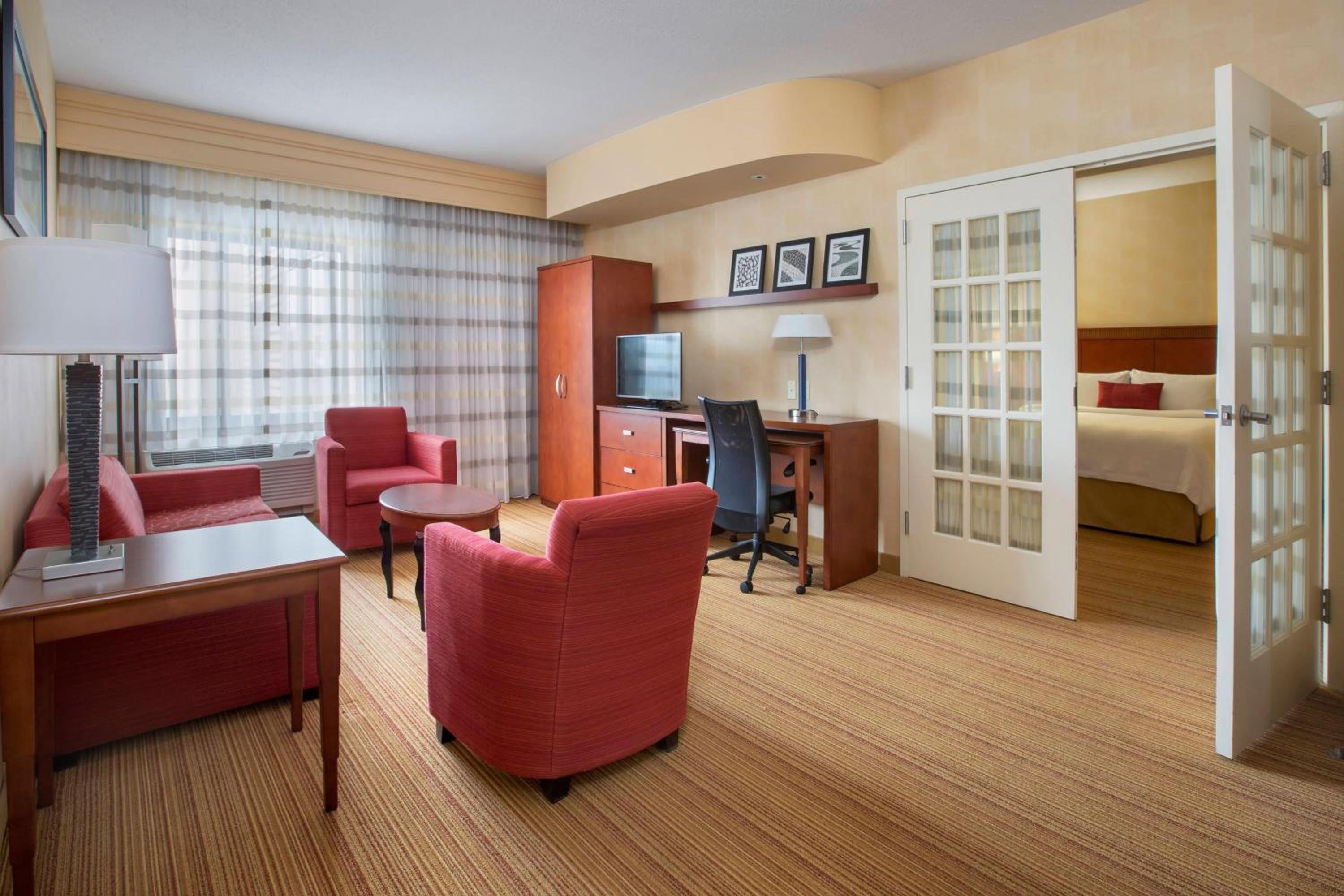 King Suite - Photo 1