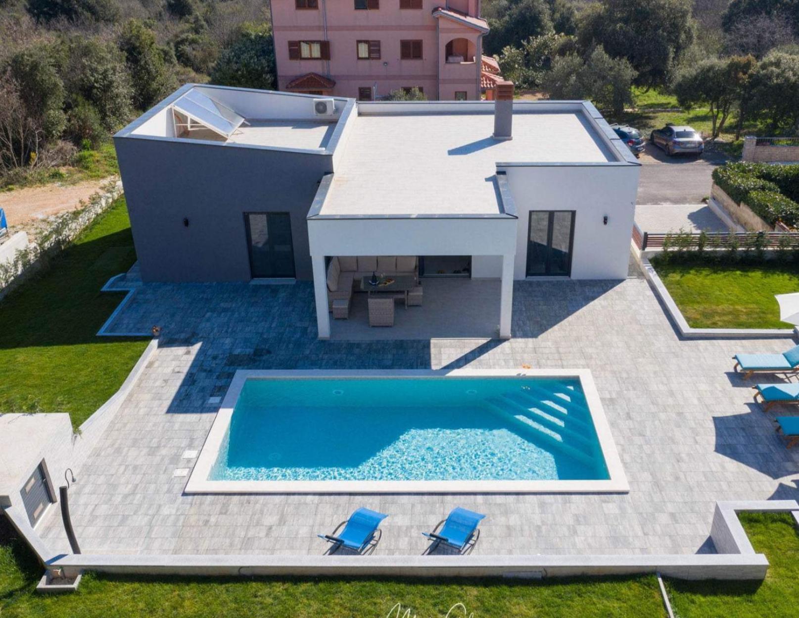 Villa with Private Pool photo 2