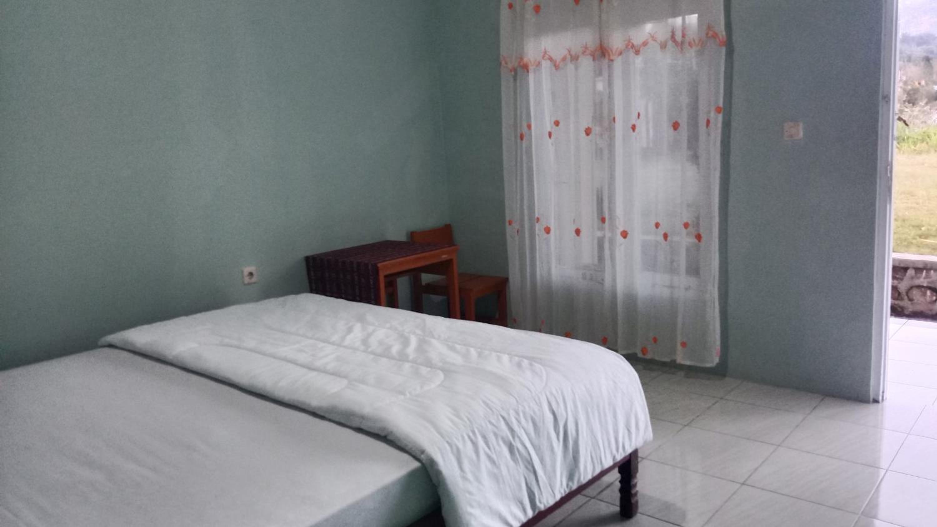 Double Room with Private Bathroom - Photo 10