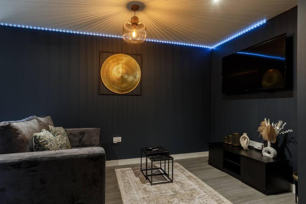 Studio Apartment photo 1