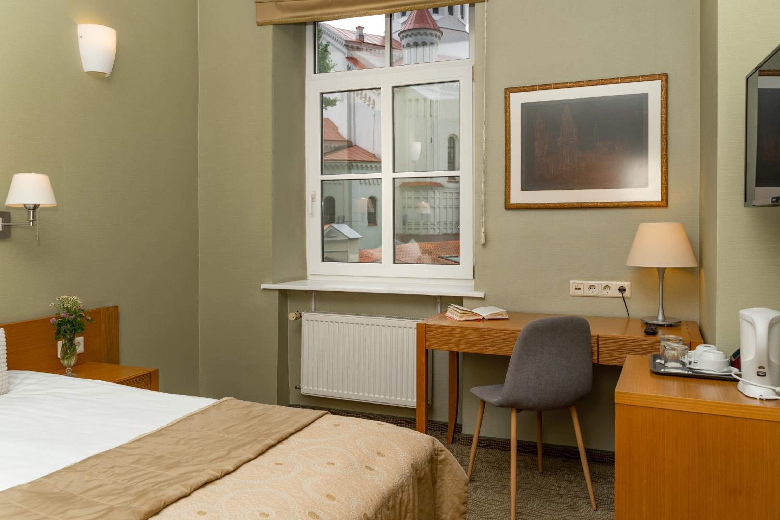 Standard Double or Twin Room - Photo 6