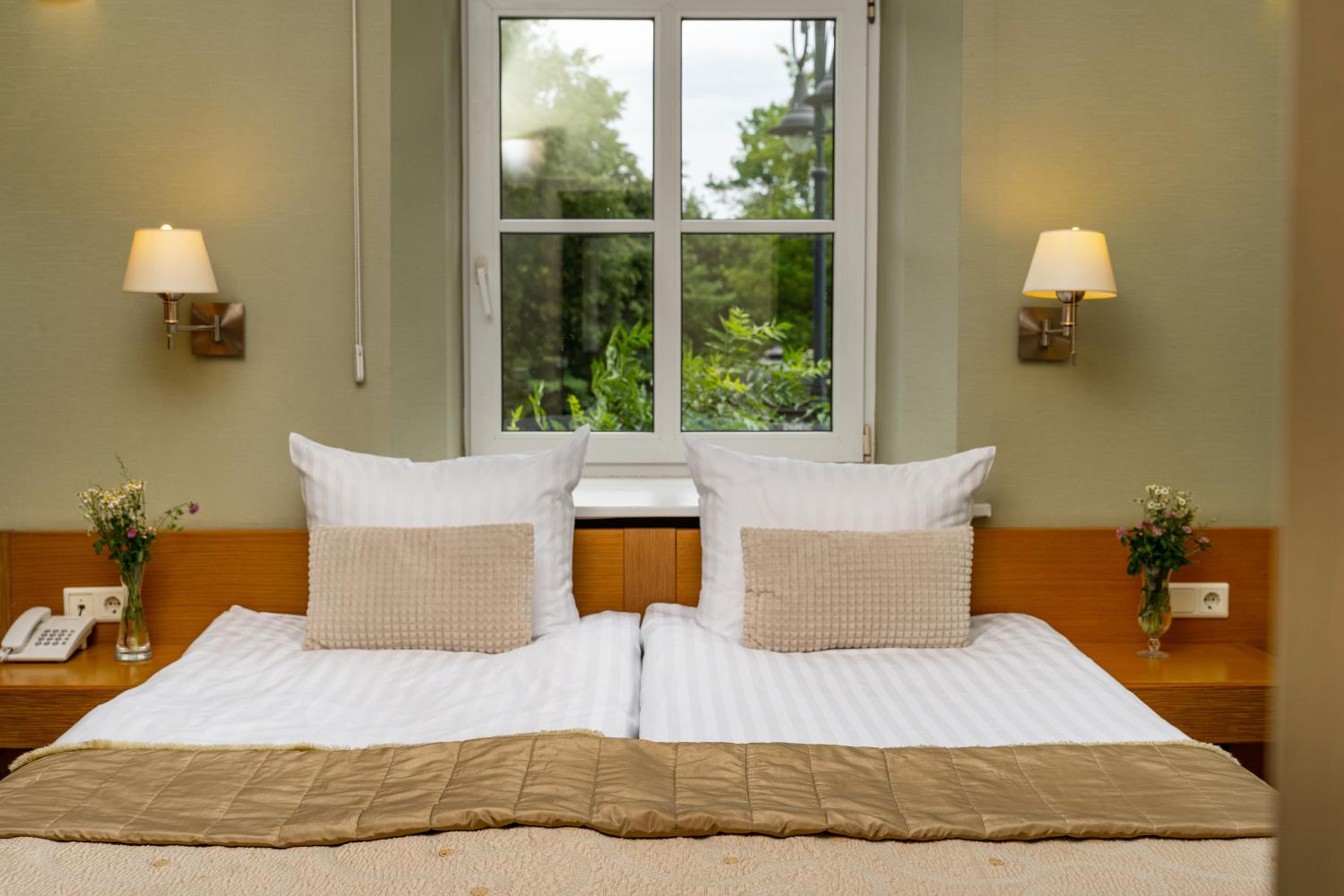 Standard Double or Twin Room - Photo 1