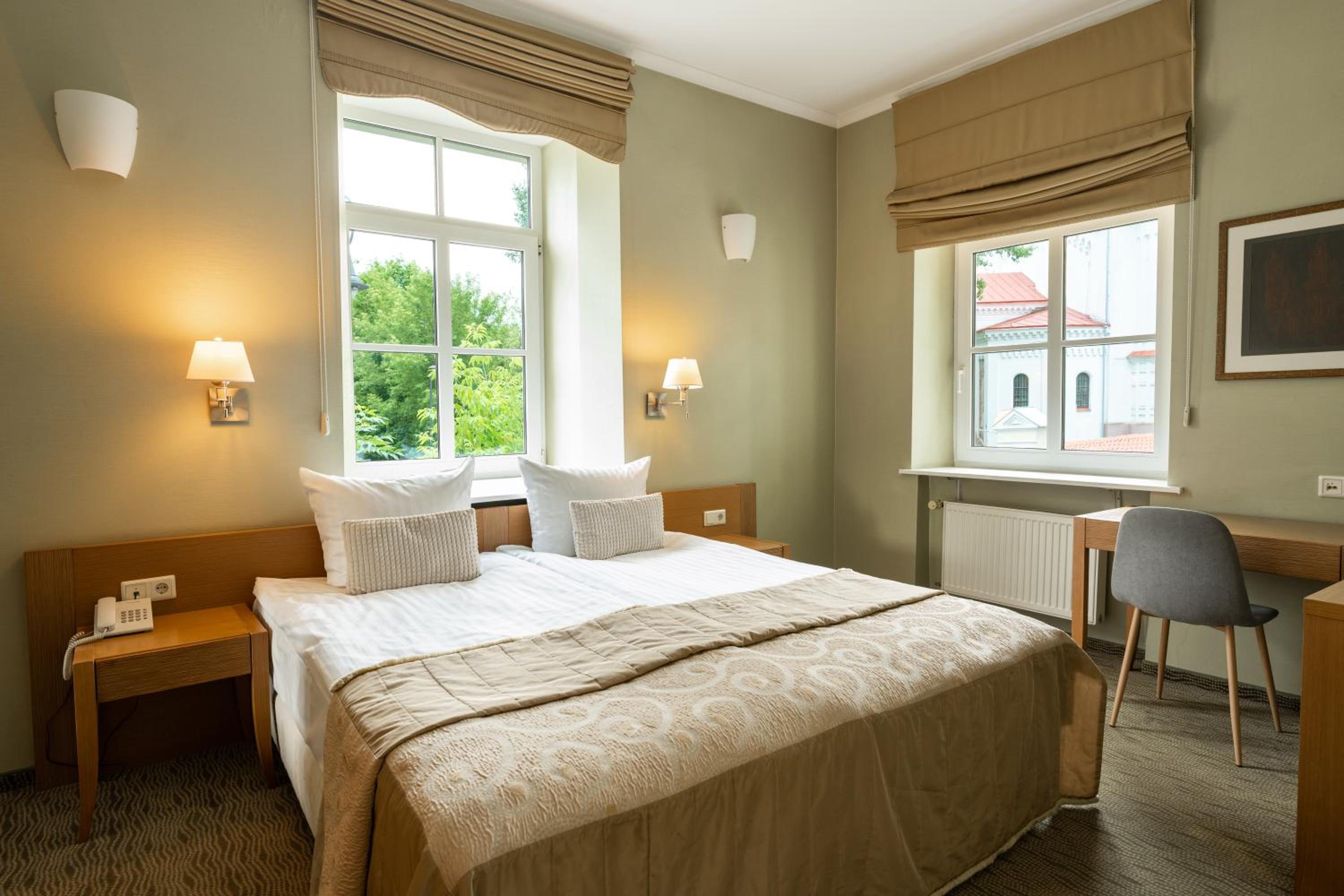 Standard Double or Twin Room - Photo 3