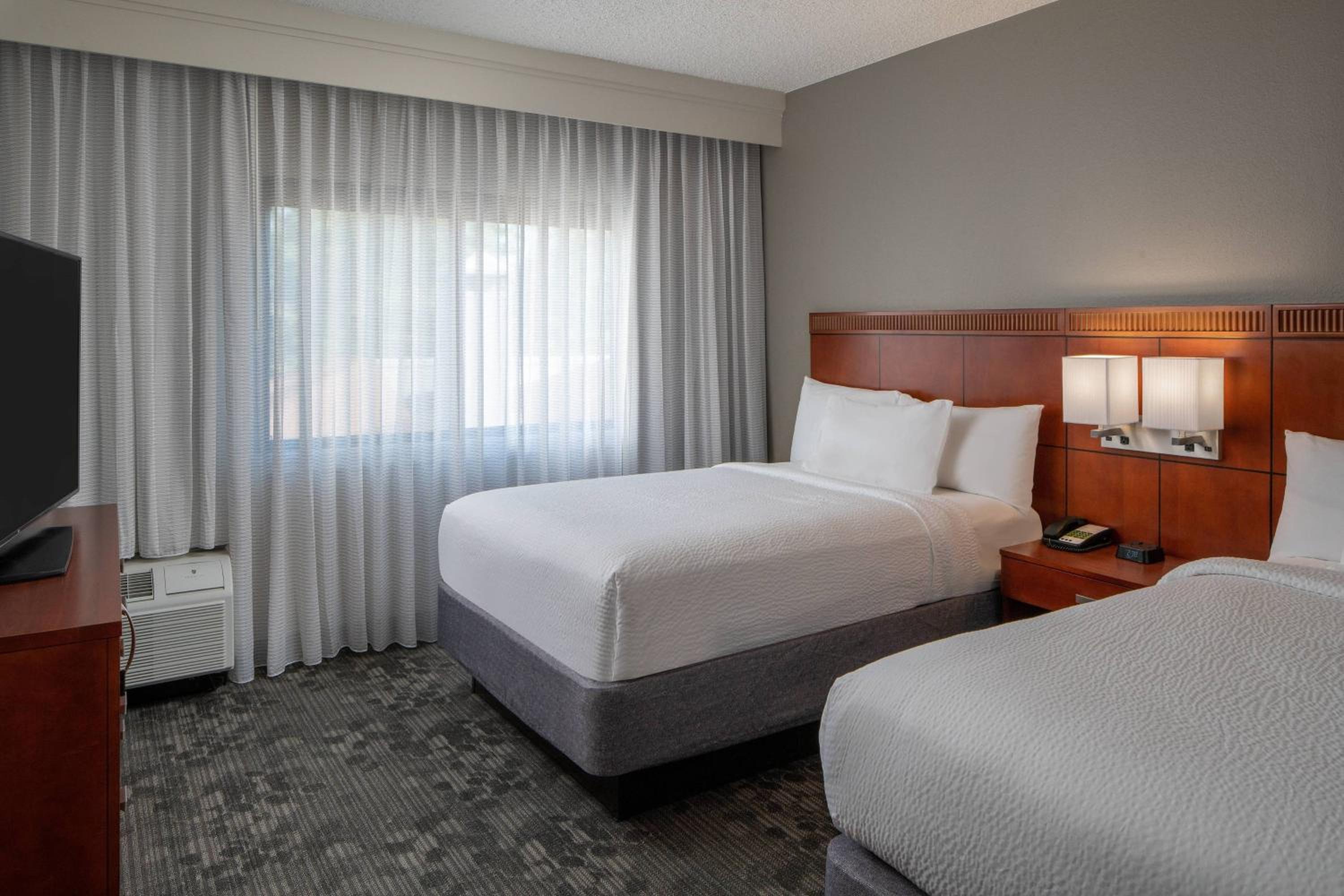 Double Room with Two Double Beds - Hearing Accessible  photo 1