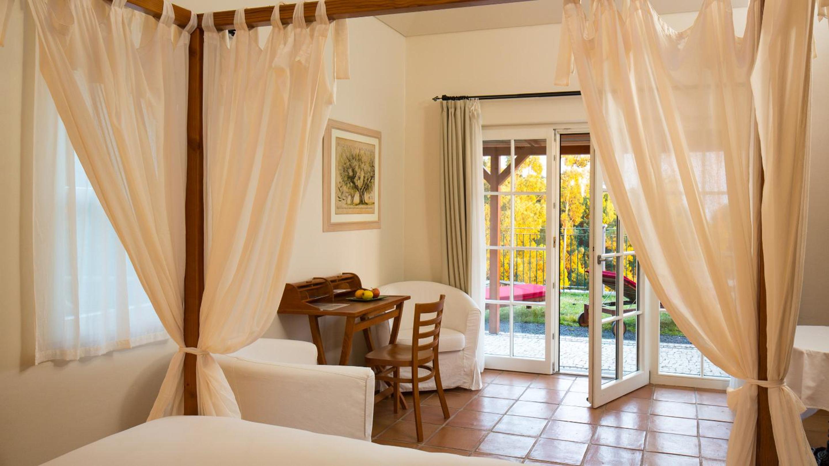 Deluxe Double Room with Sea View photo 2