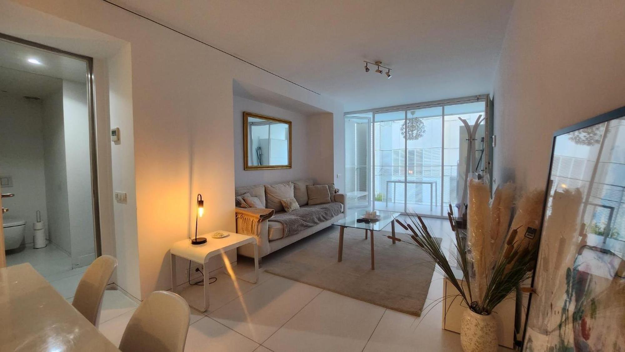Apartment photo 2