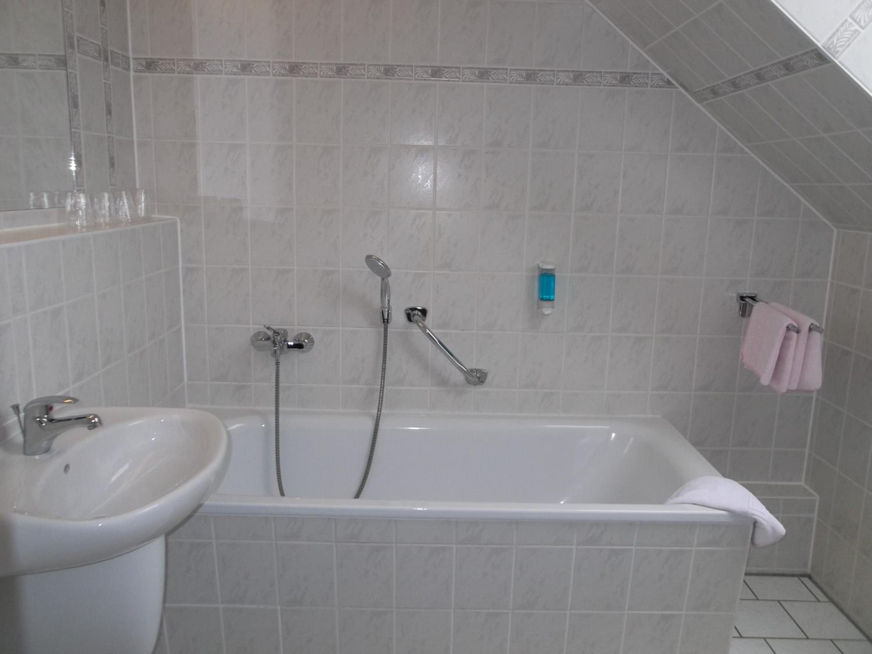 Two-Bedroom Apartment - Photo 4