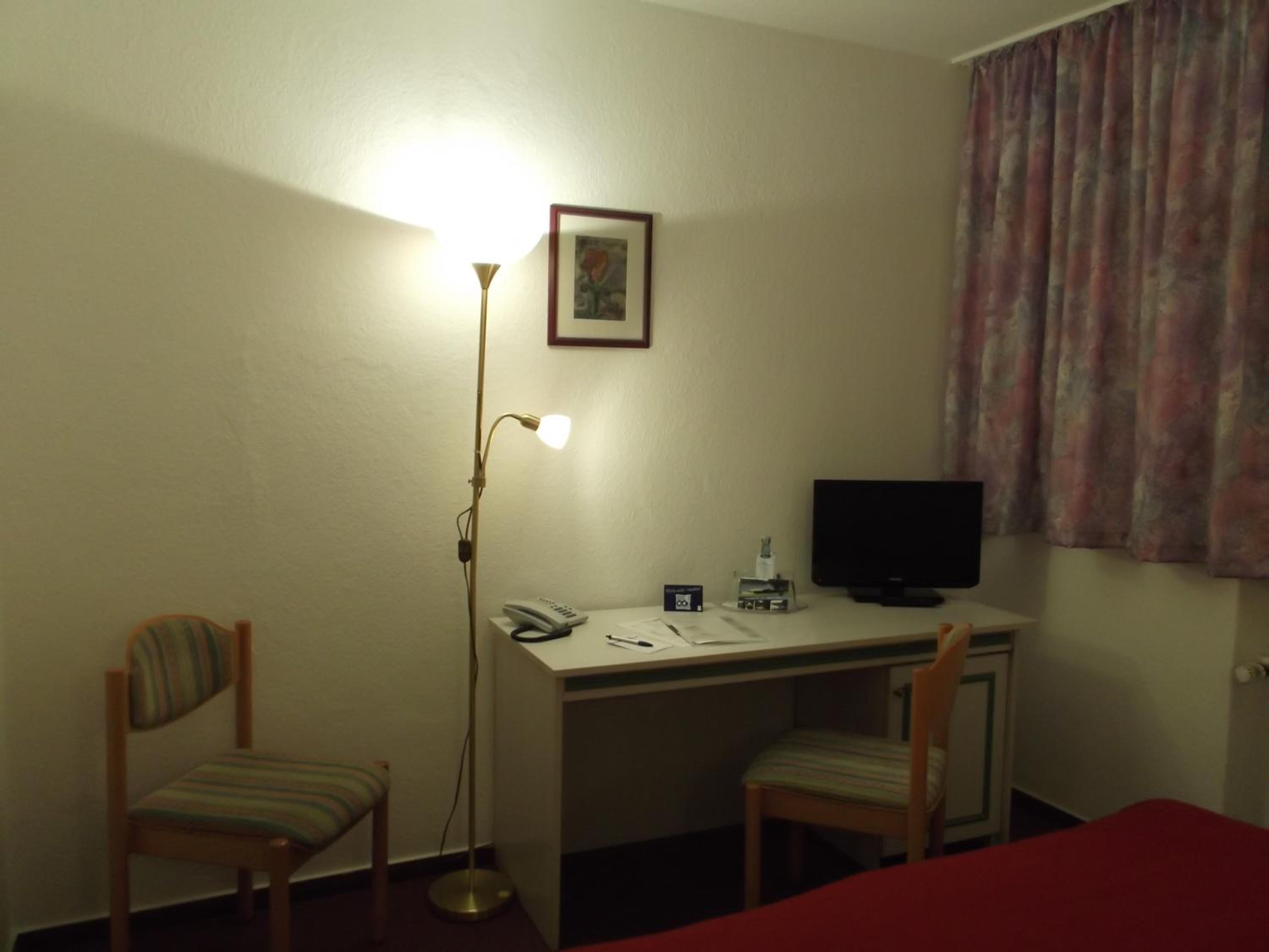 Small Double Room - Photo 2