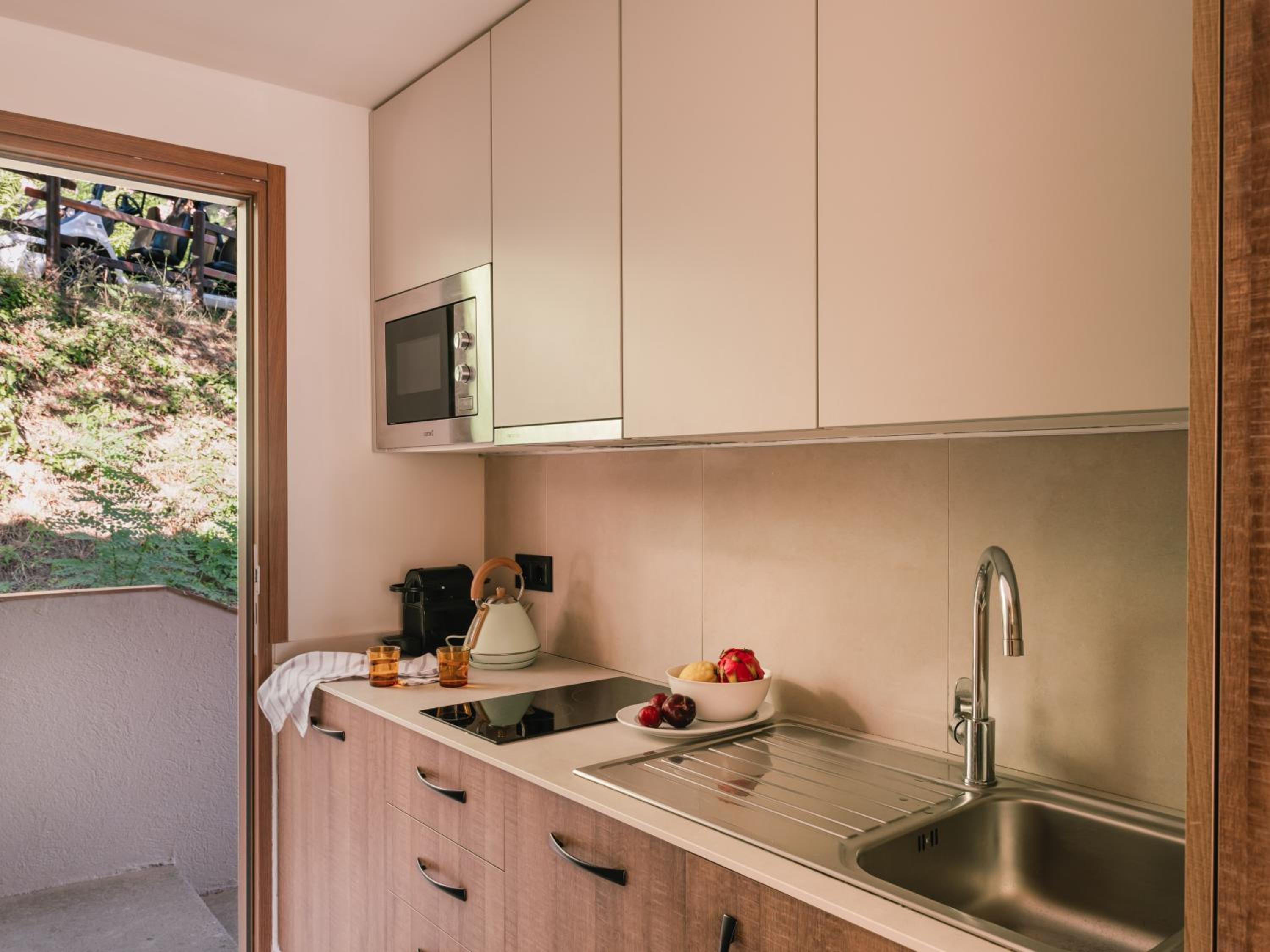 ZEL Junior Suite Garden View with Kitchen - Photo 9