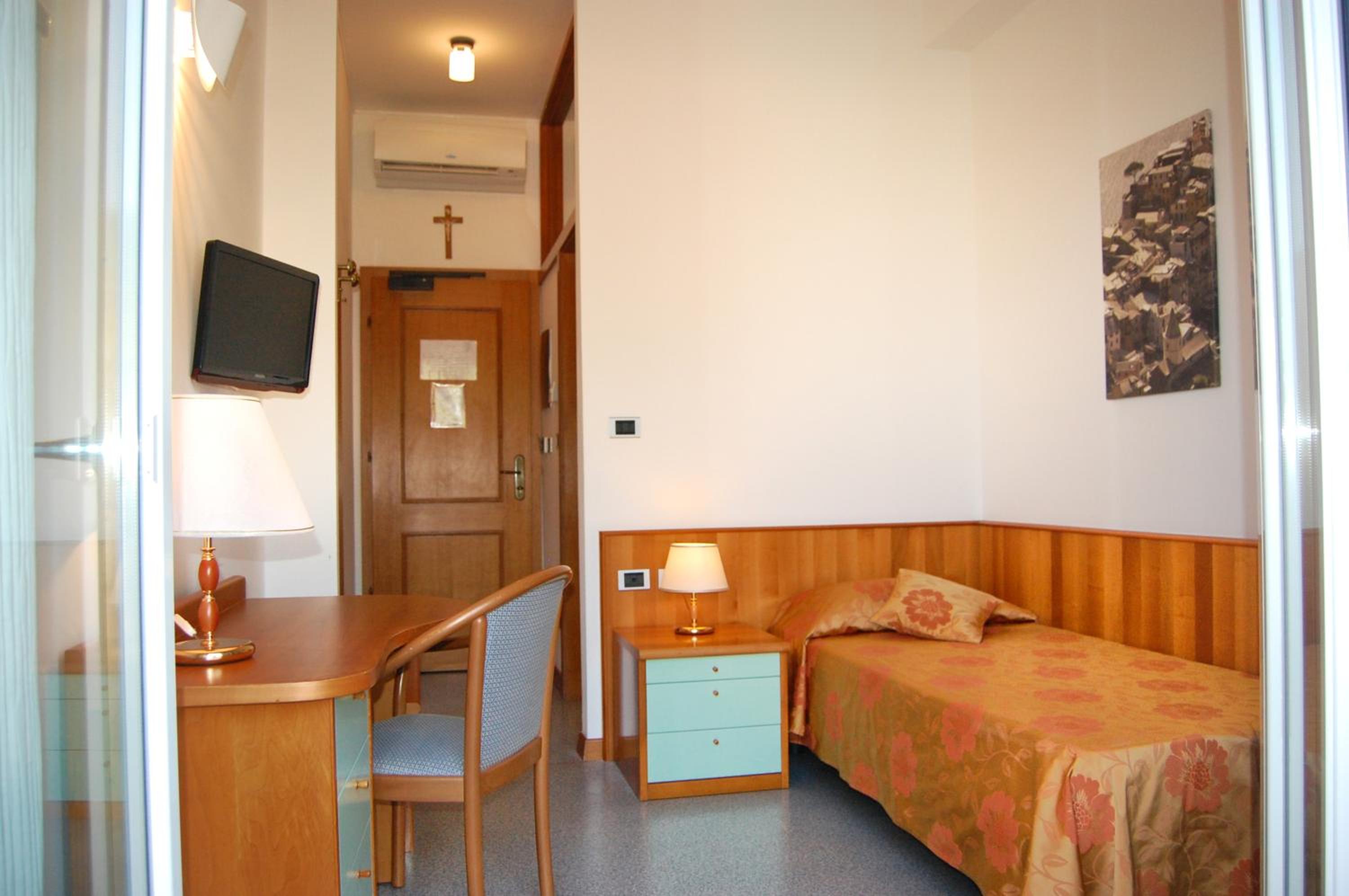 Single Room photo 2