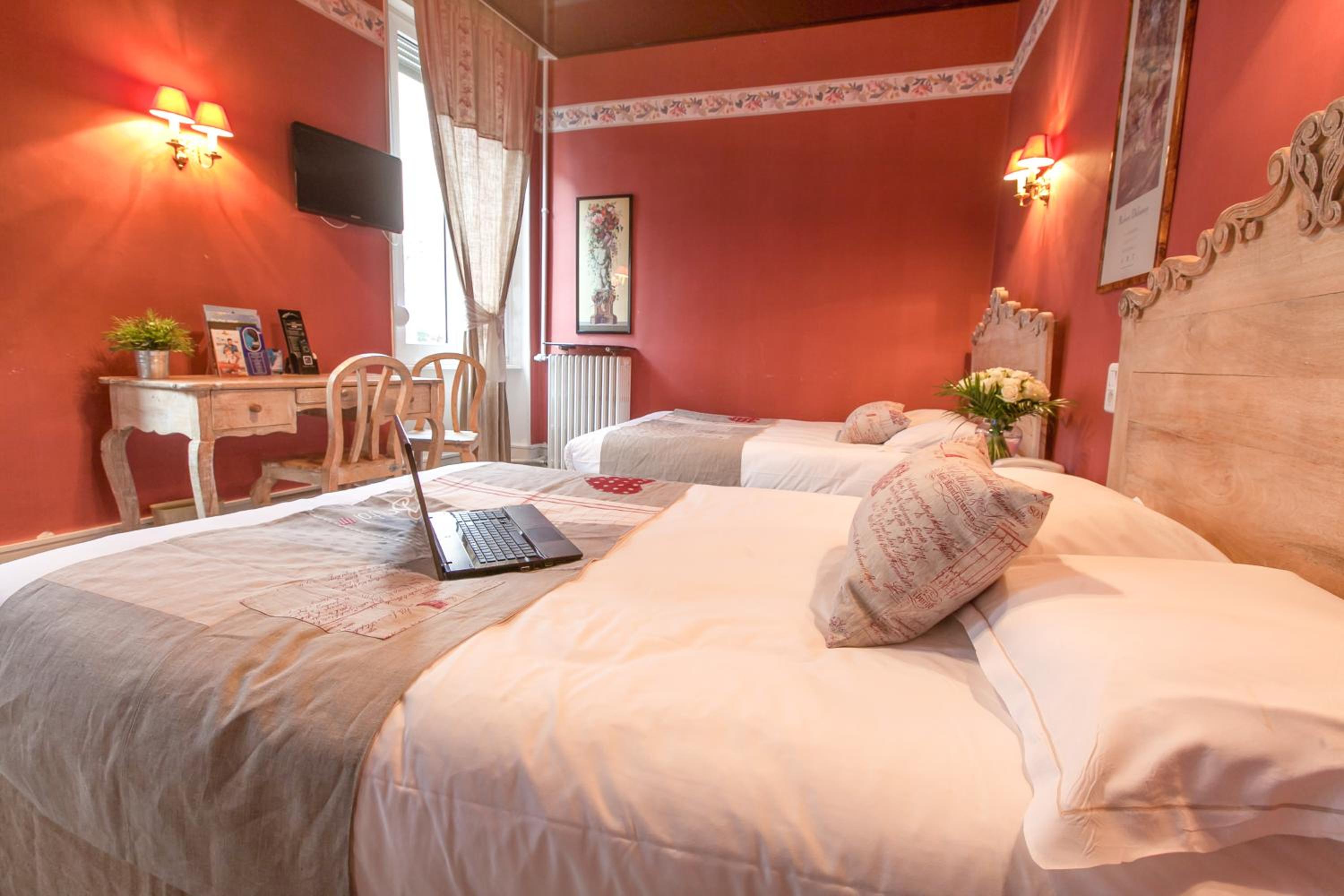Quadruple Room - Photo 1