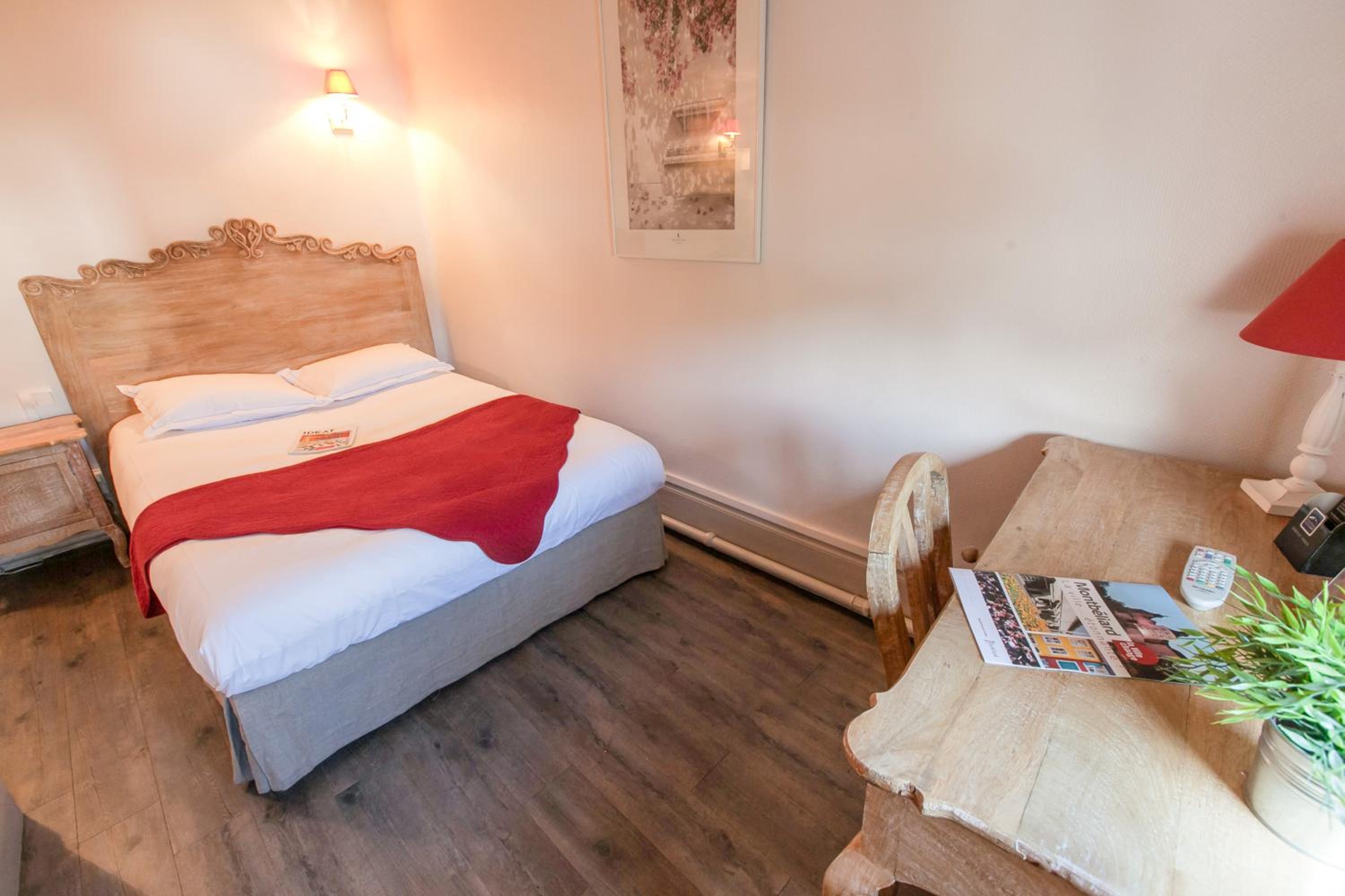 Double Room - Photo 5