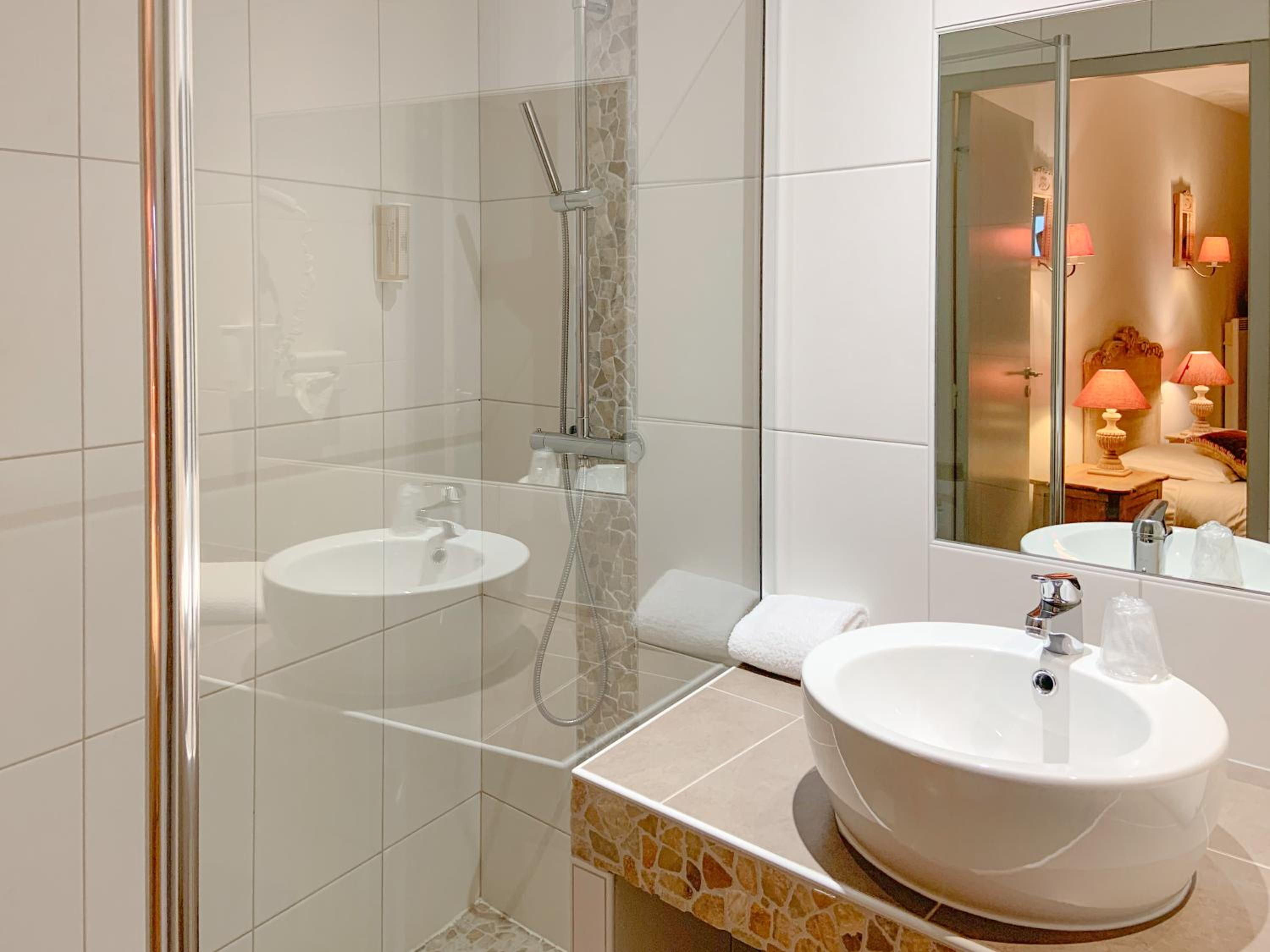 Double Room - Pool Side - Photo 4
