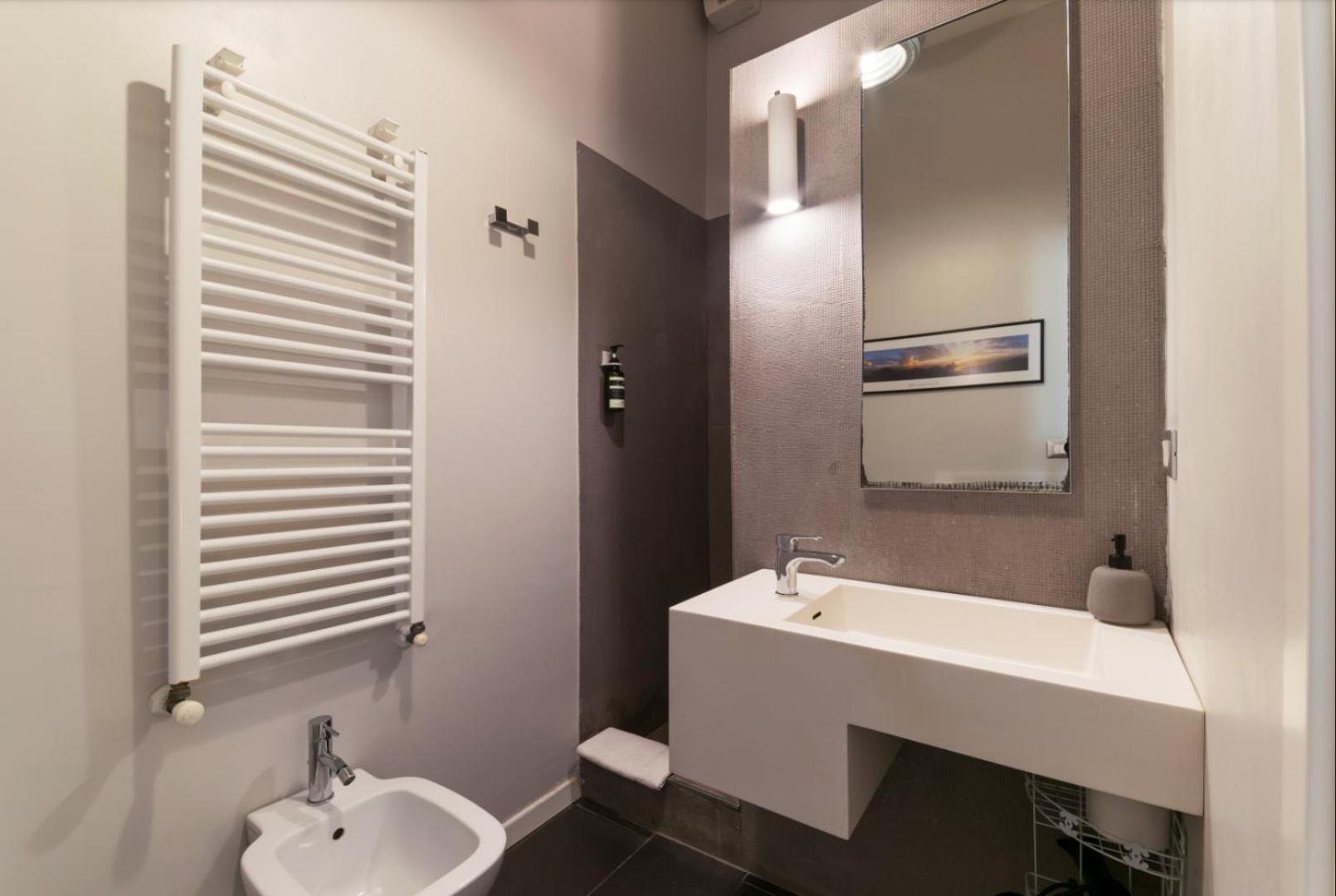Deluxe Double or Twin Room - Photo 2