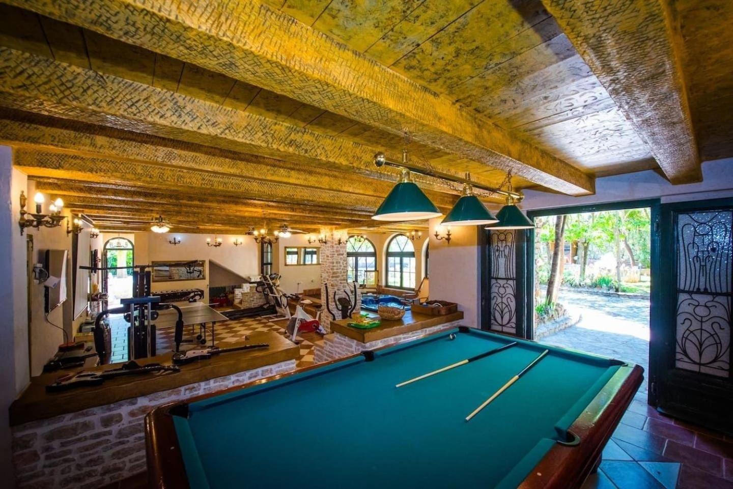 Ten-Bedroom Holiday Home photo 2