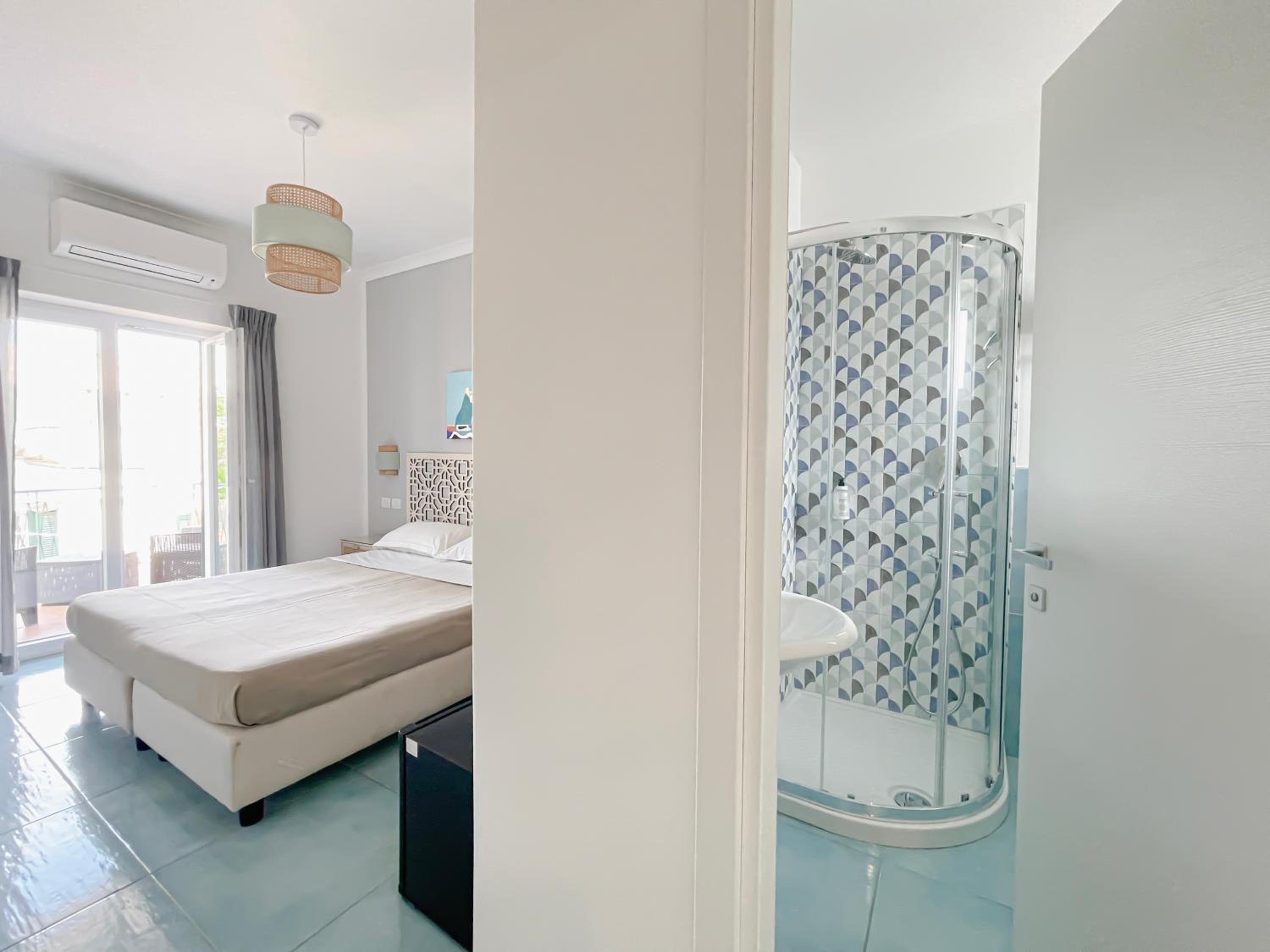 Standard Double Room - Photo 6