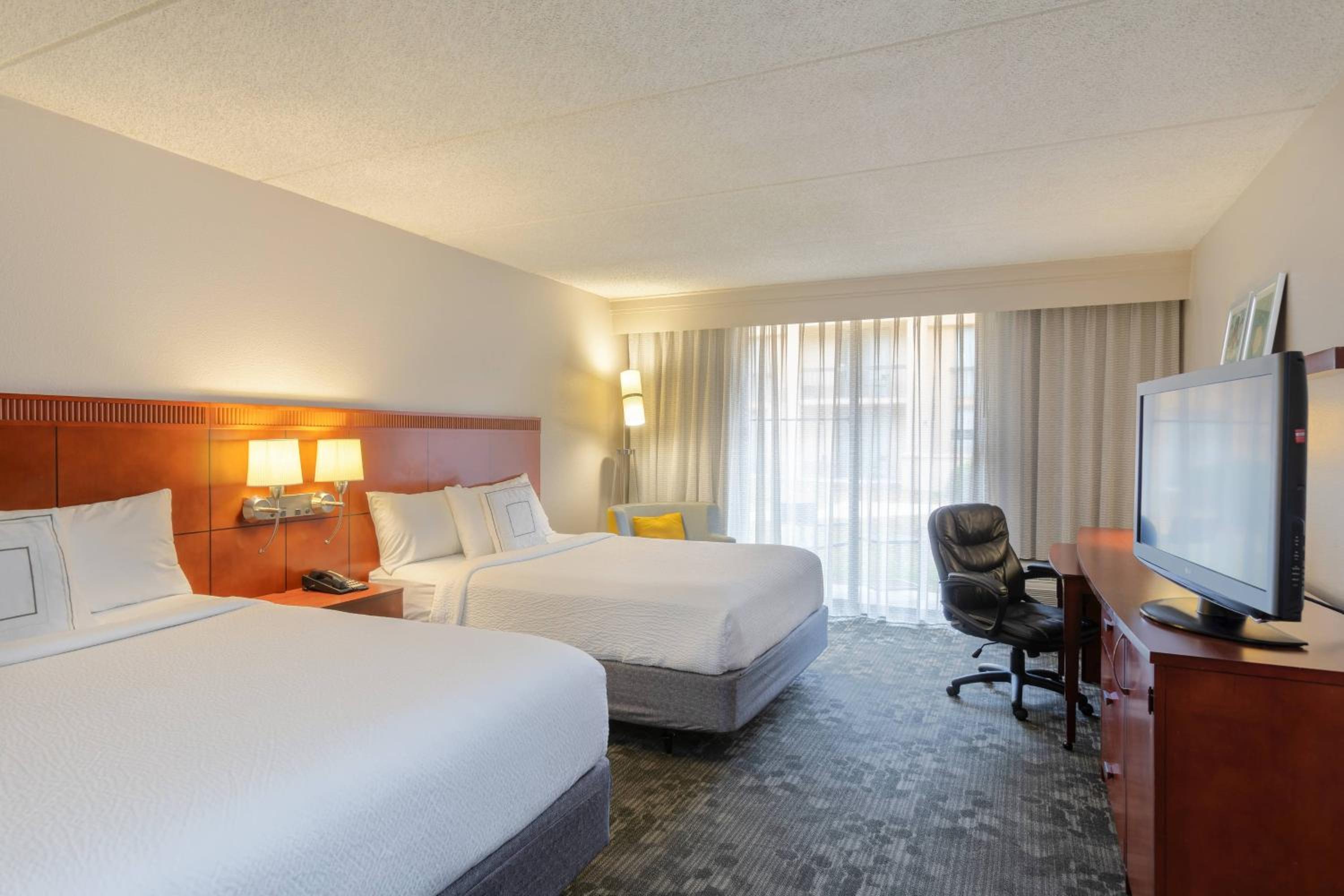 Queen Room with Two Queen Beds - Photo 1