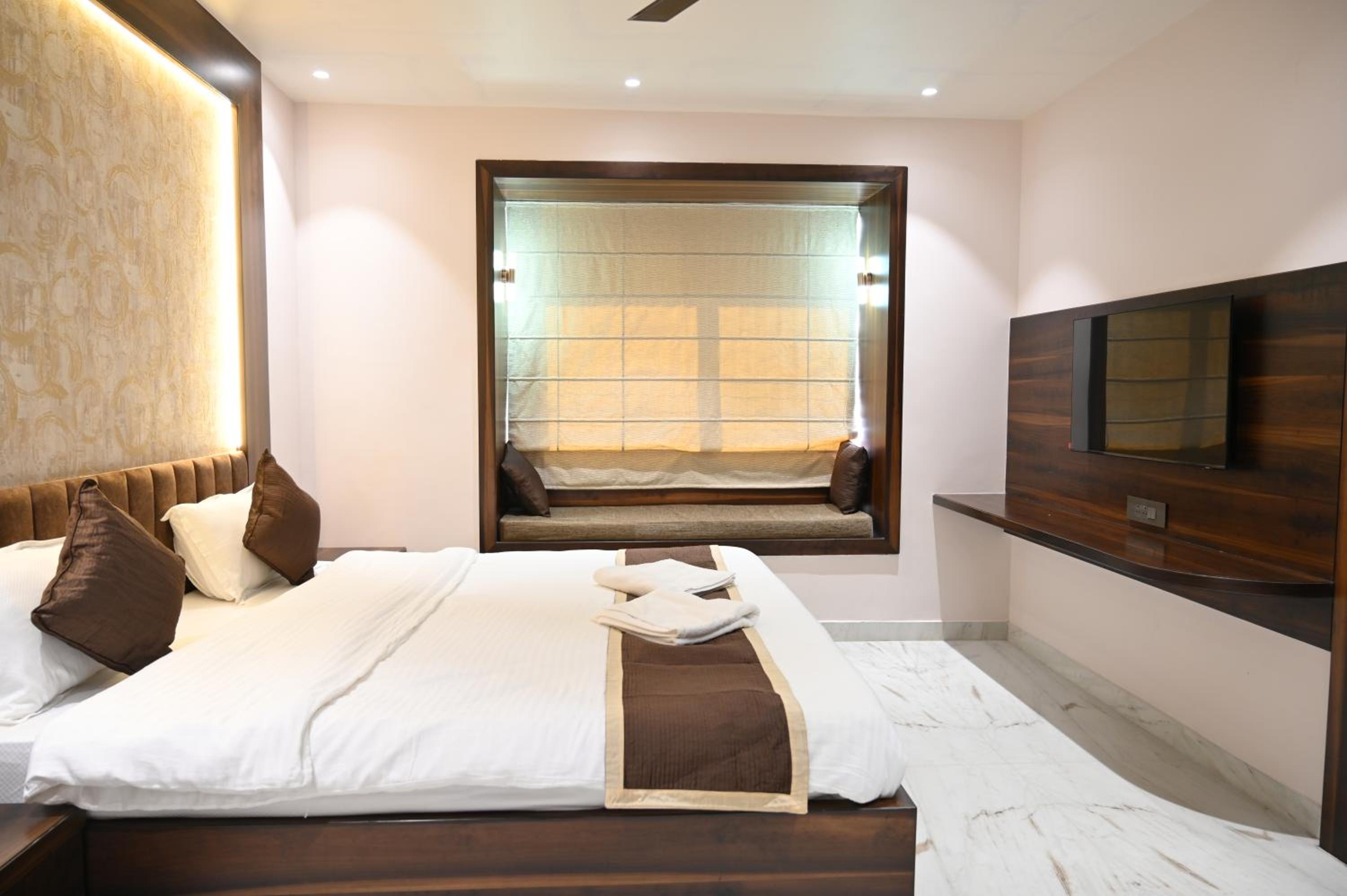 Deluxe Suite