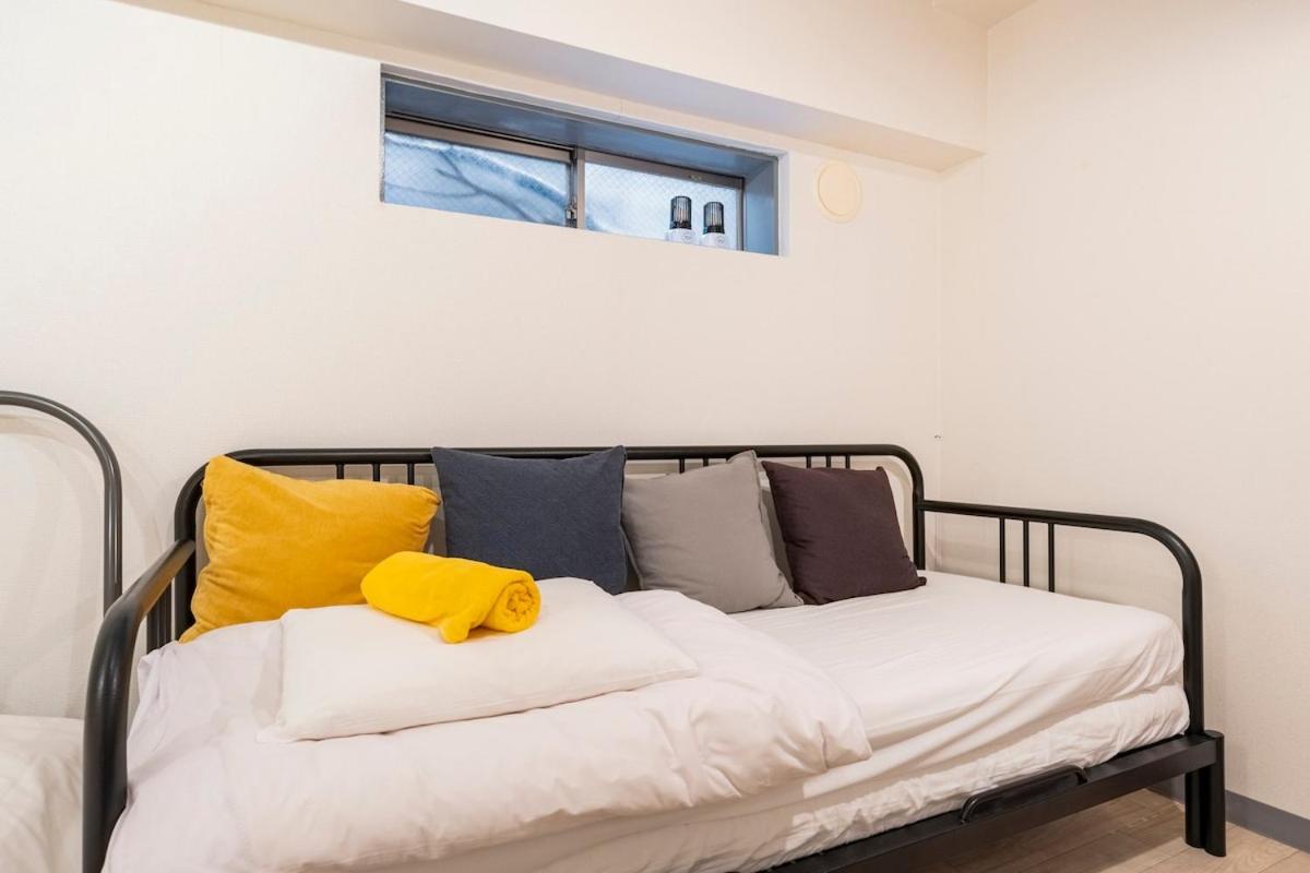 One-Bedroom Apartment photo 3